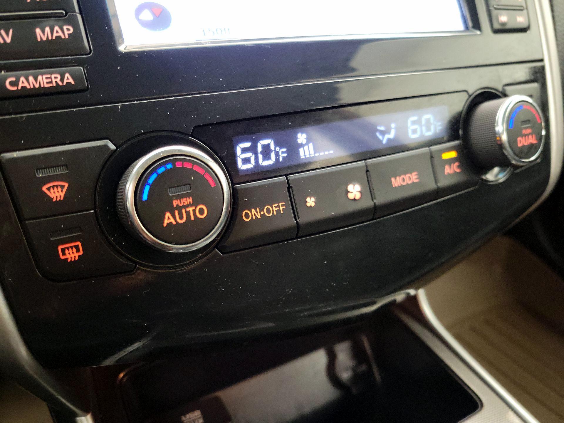 Thumbnail: 2015 Nissan Altima - 17