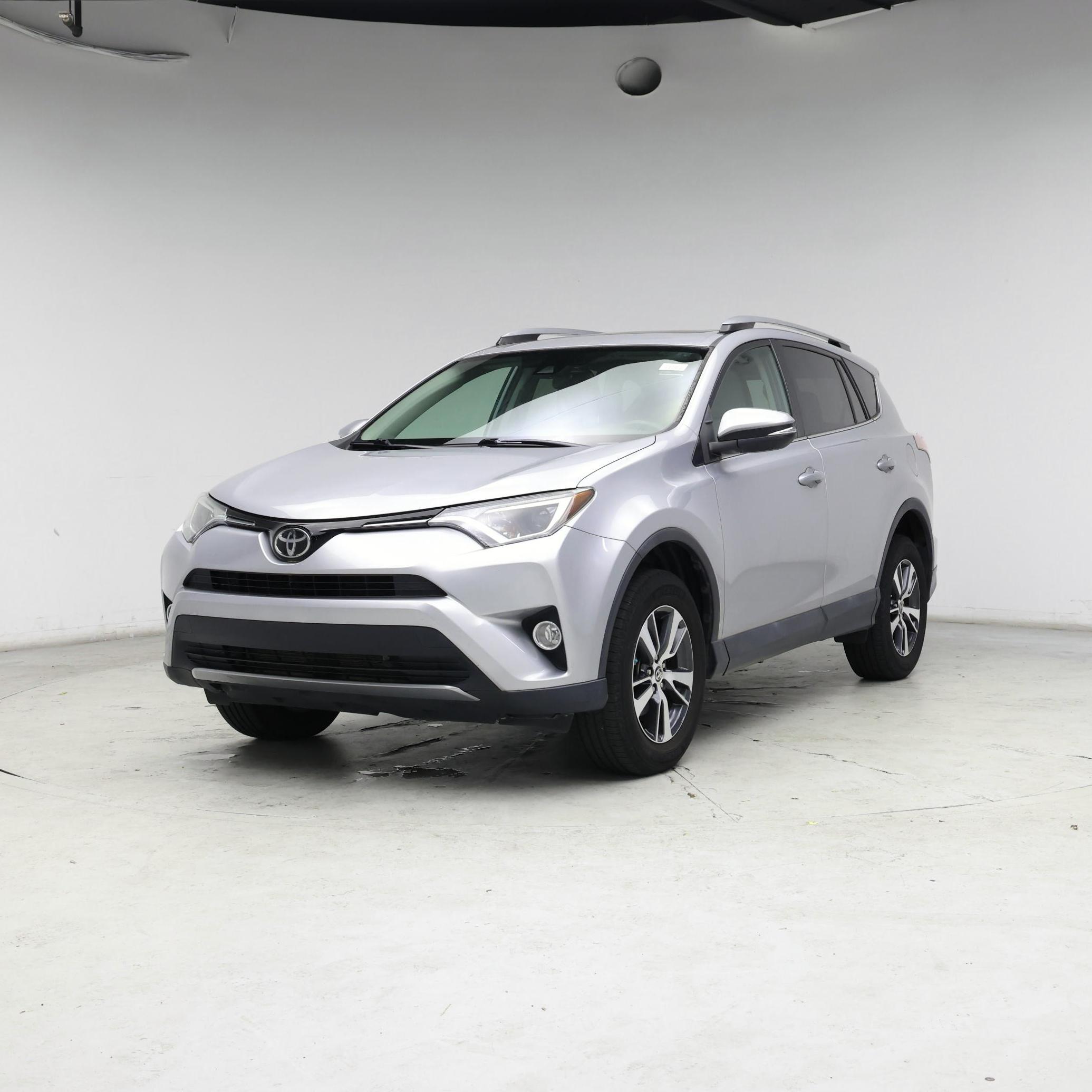 Thumbnail: 2017 Toyota RAV4 - 4