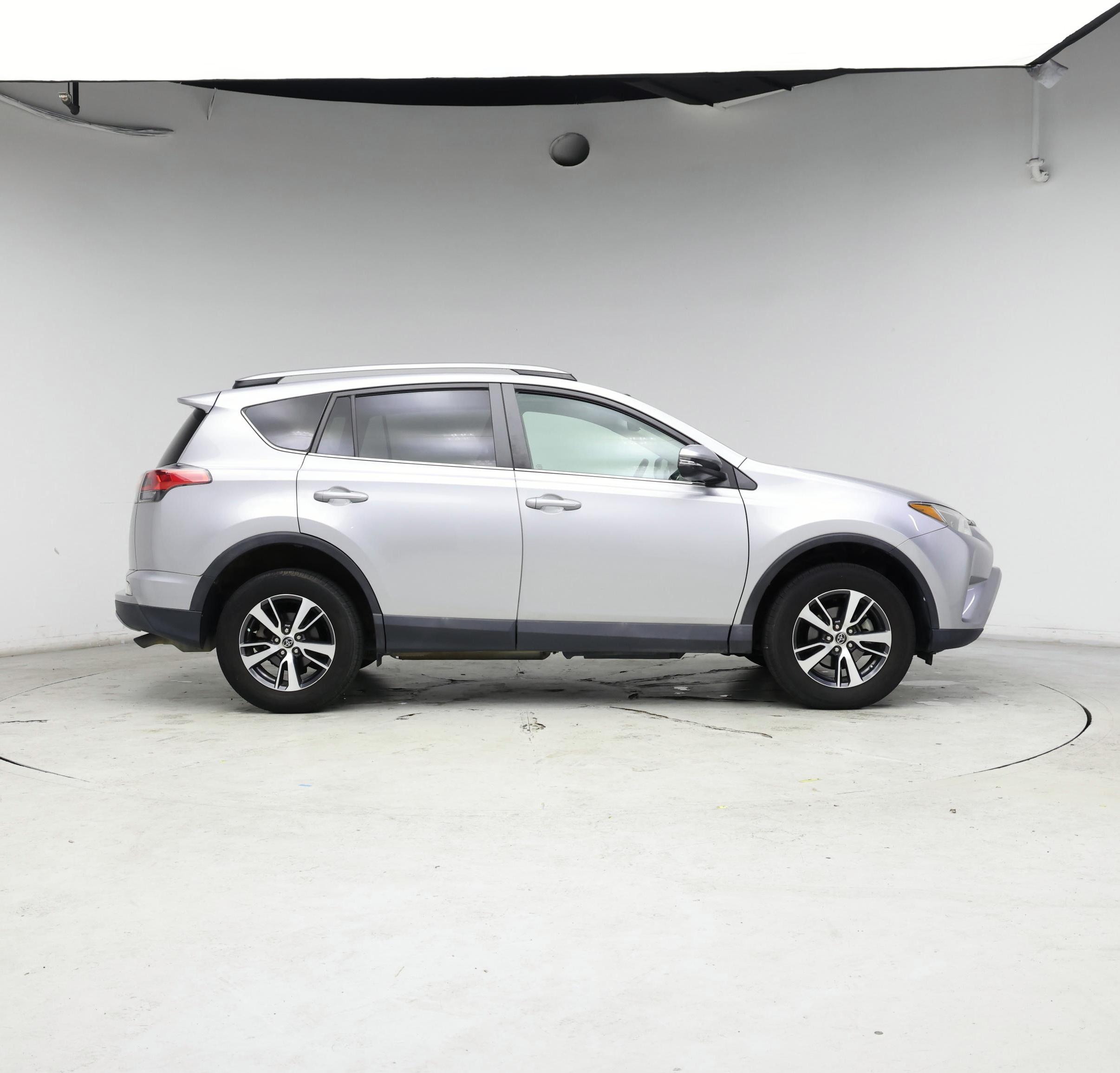 Thumbnail: 2017 Toyota RAV4 - 7