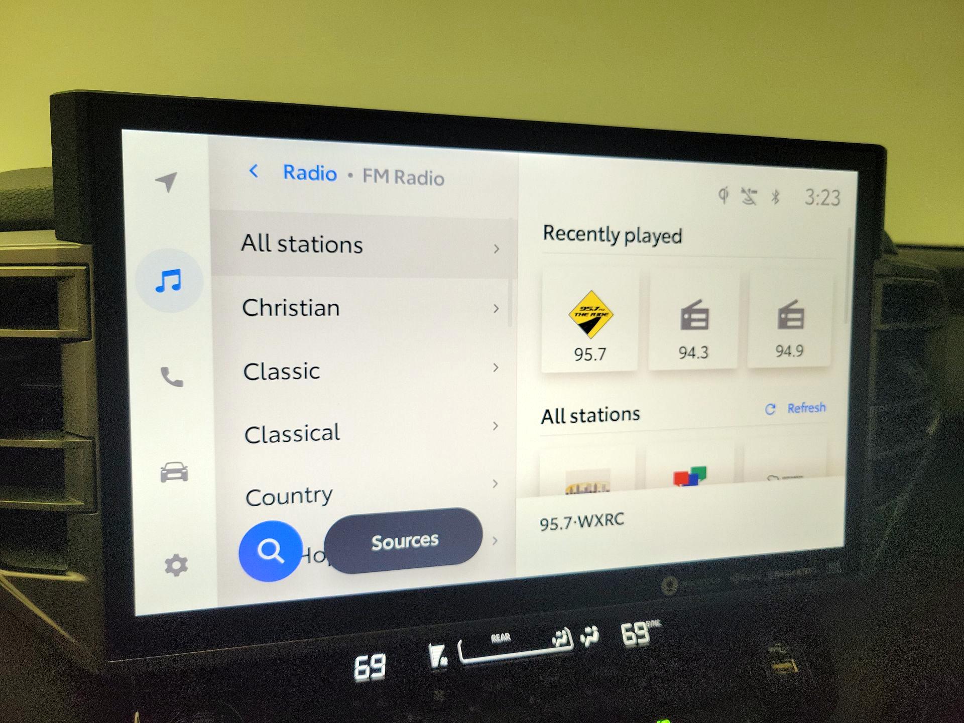 Thumbnail: 2023 Toyota Sequoia - 15