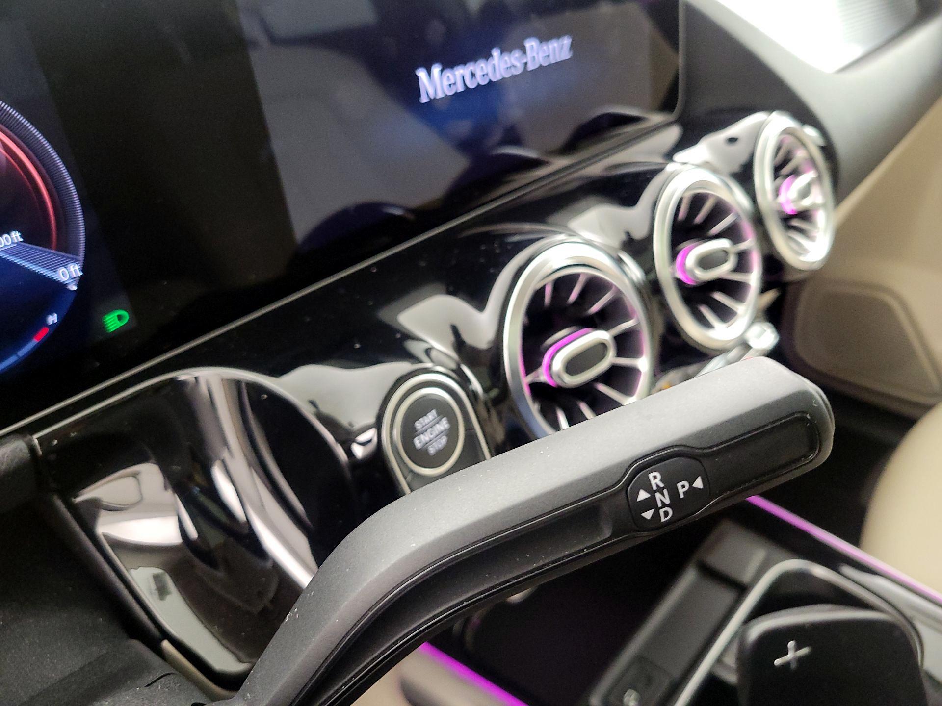 Thumbnail: 2021 Mercedes-Benz GLA - 17