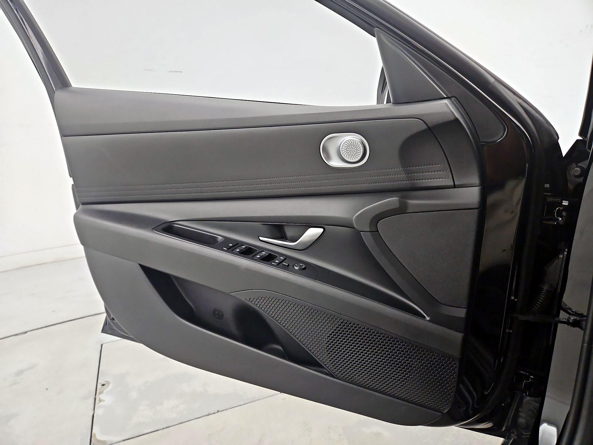 Thumbnail: 2023 Hyundai Elantra - 12