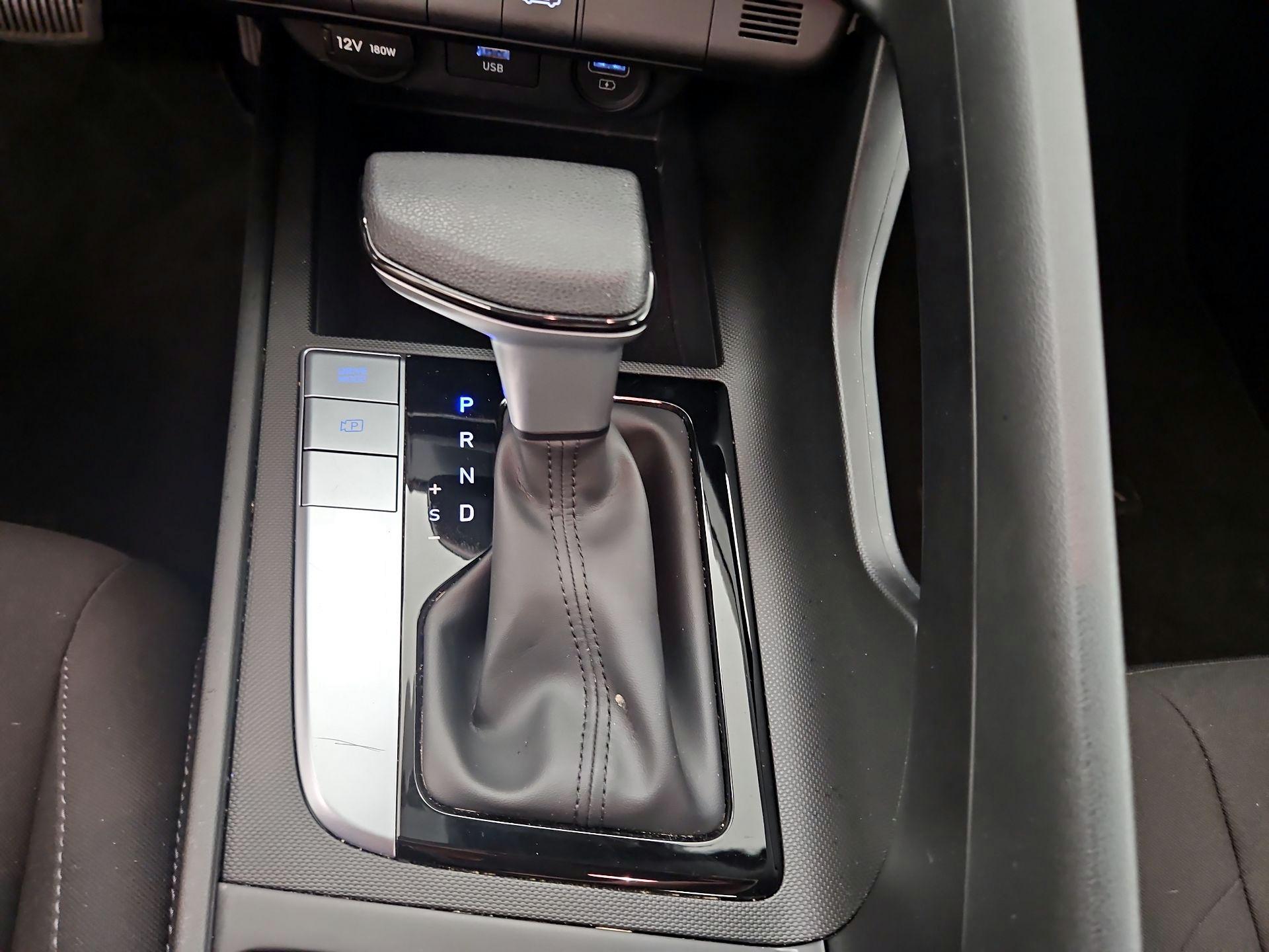 Thumbnail: 2023 Hyundai Elantra - 17