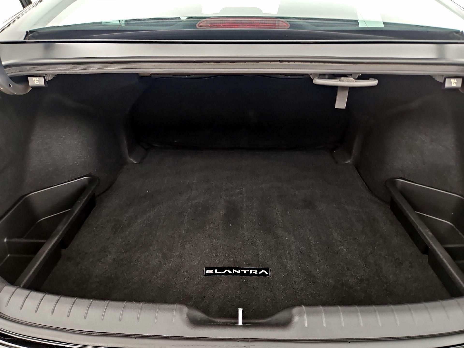 Thumbnail: 2023 Hyundai Elantra - 20