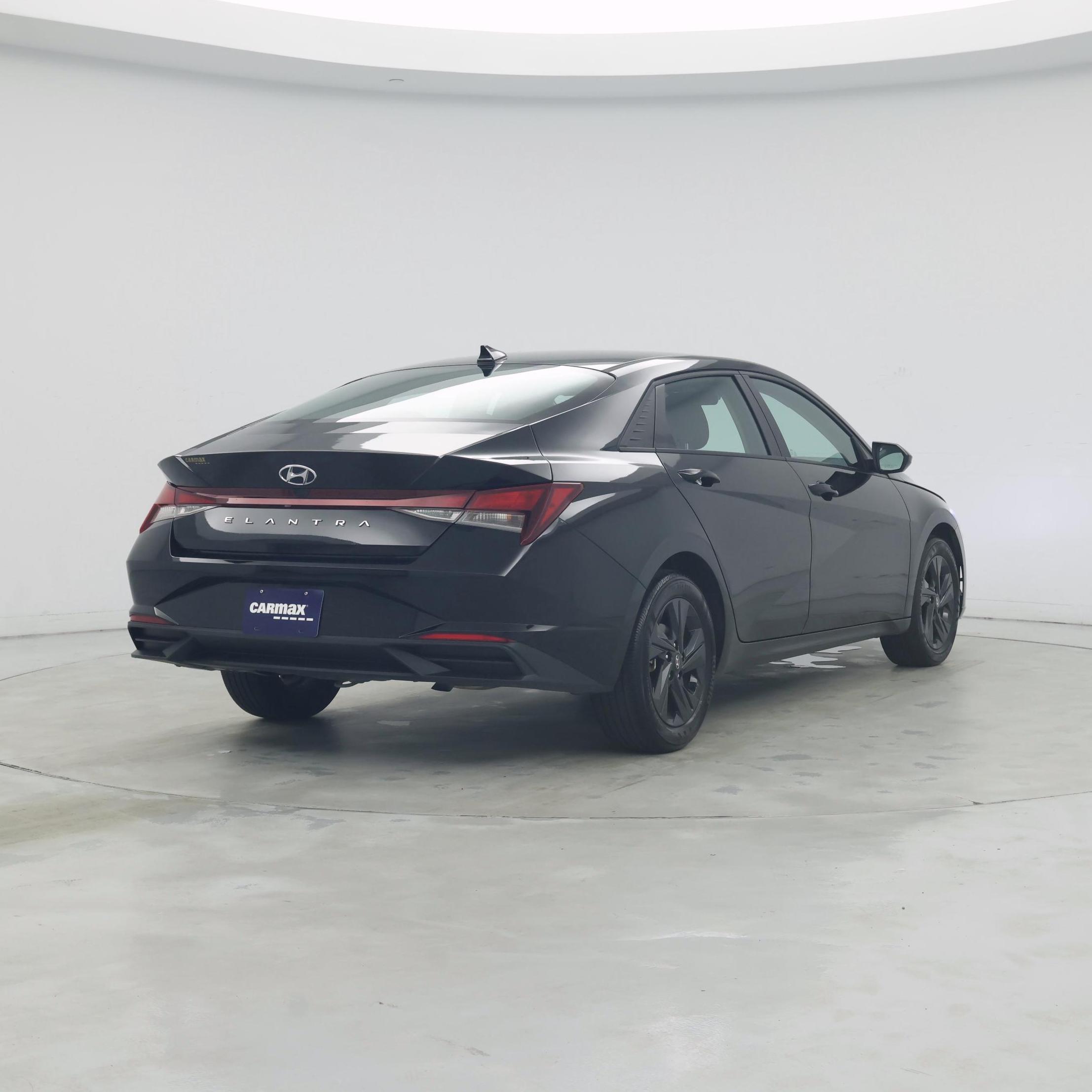 Thumbnail: 2023 Hyundai Elantra - 8