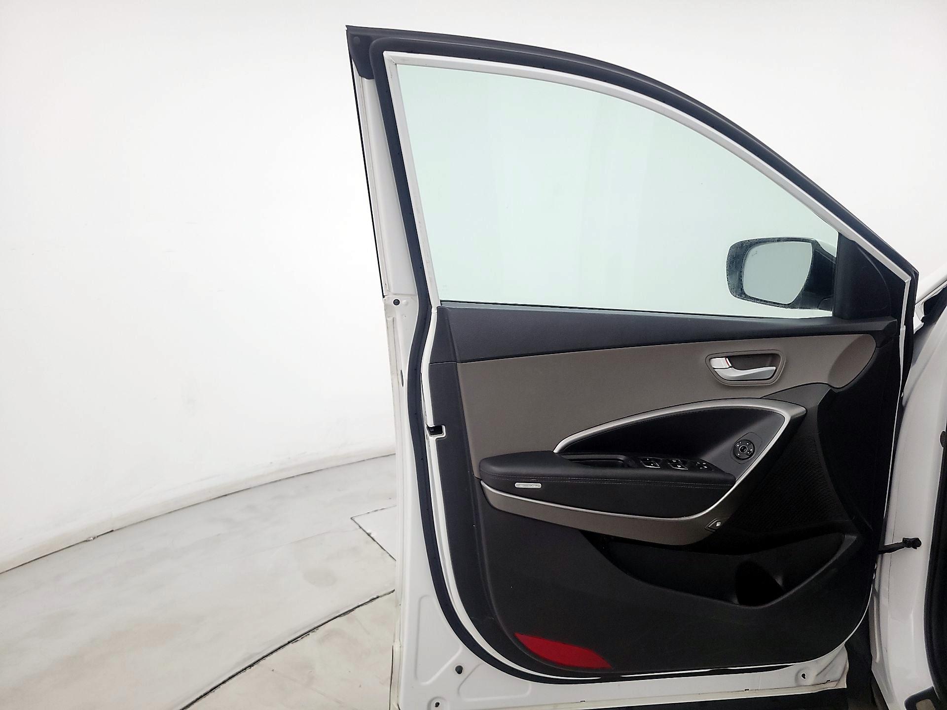 Thumbnail: 2017 Hyundai Santa Fe - 12