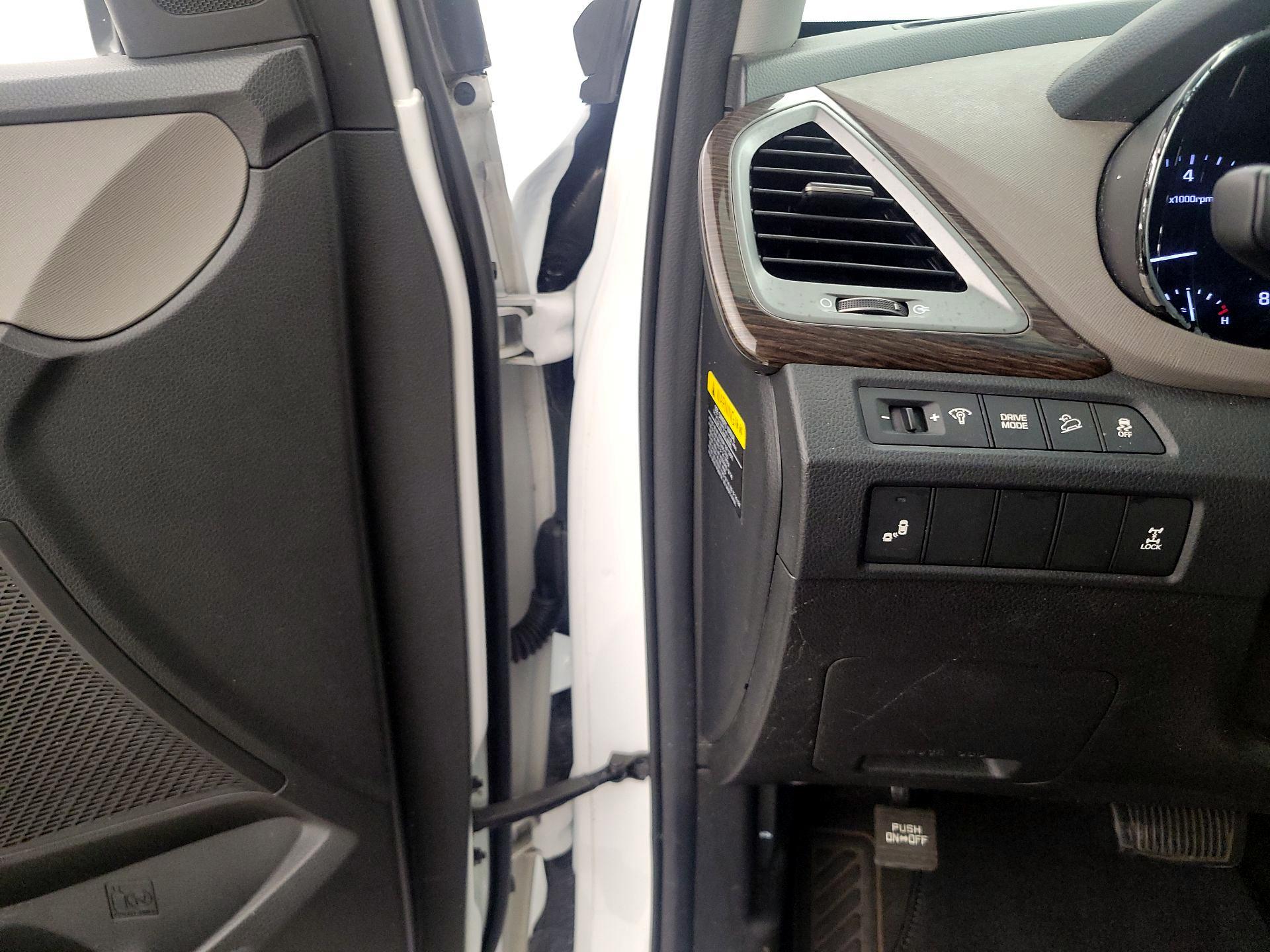 Thumbnail: 2017 Hyundai Santa Fe - 13