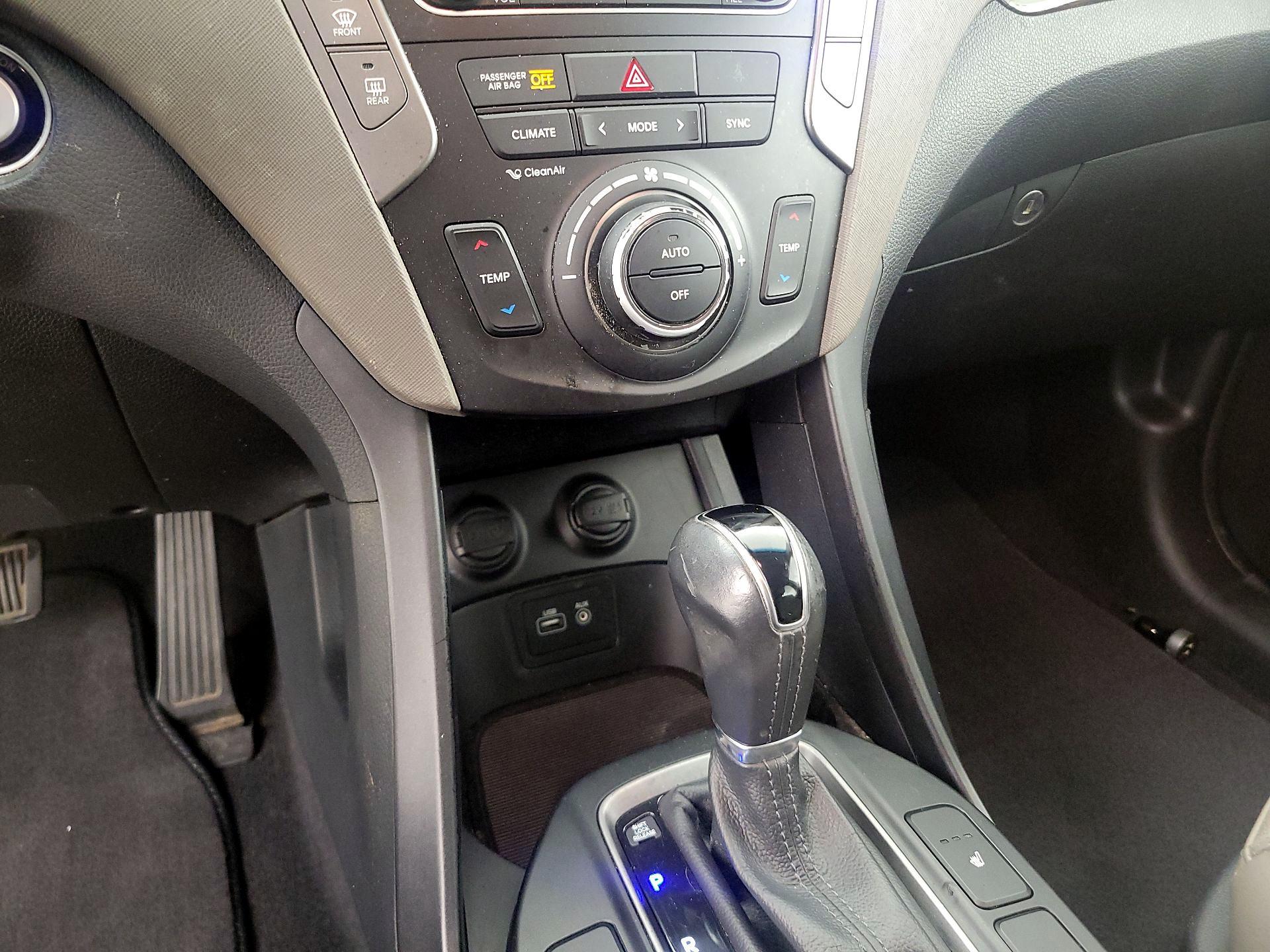 Thumbnail: 2017 Hyundai Santa Fe - 16