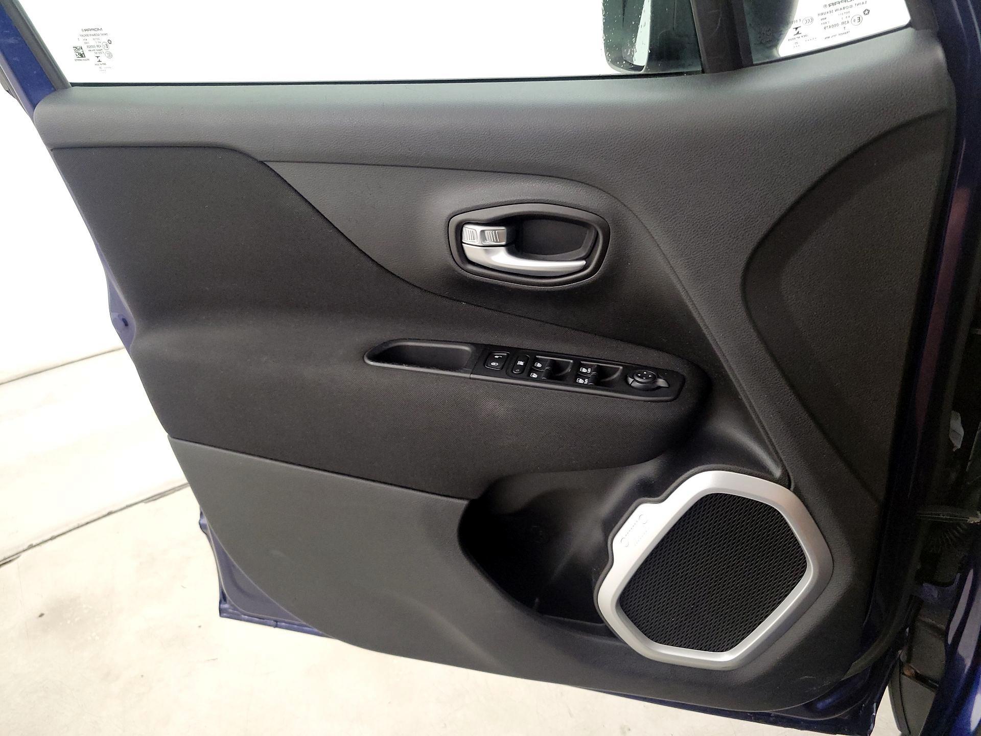 Thumbnail: 2020 Jeep Renegade - 12
