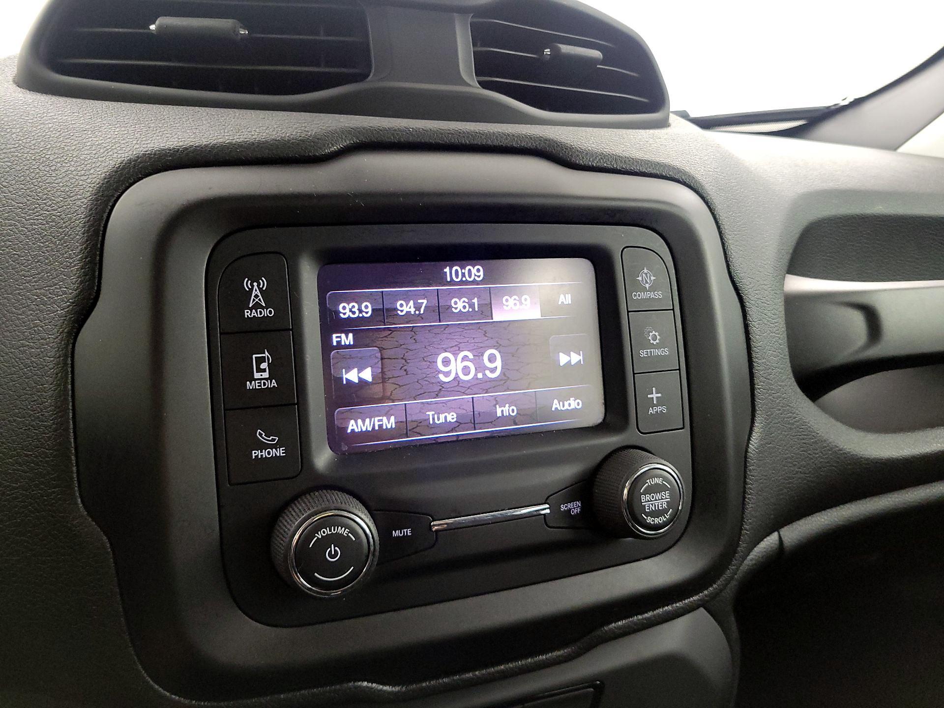 Thumbnail: 2020 Jeep Renegade - 15