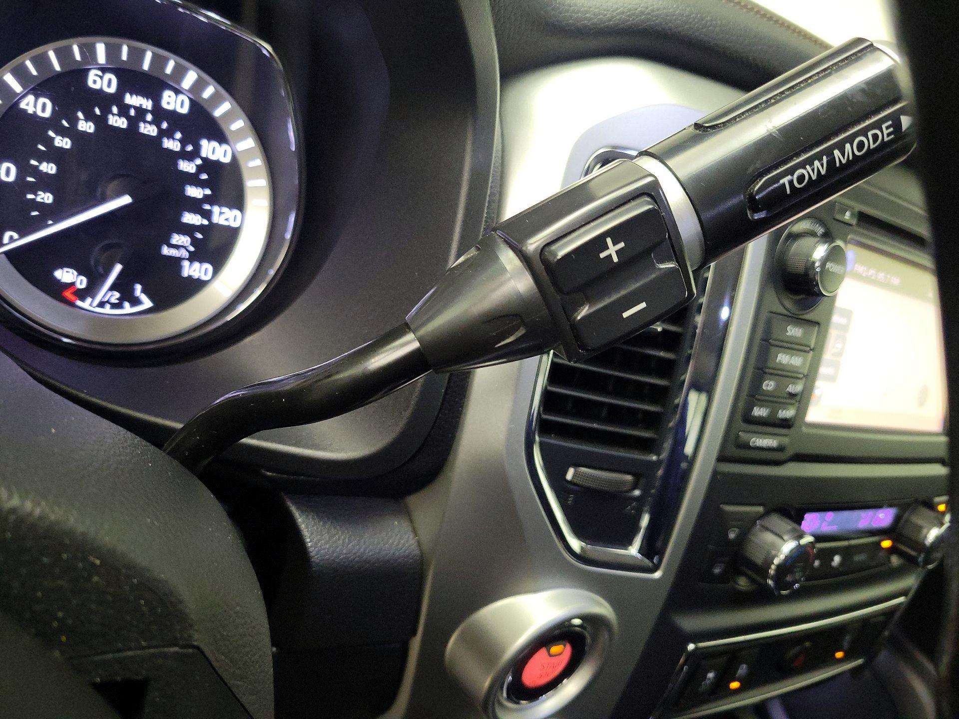 Thumbnail: 2017 Nissan Titan - 18