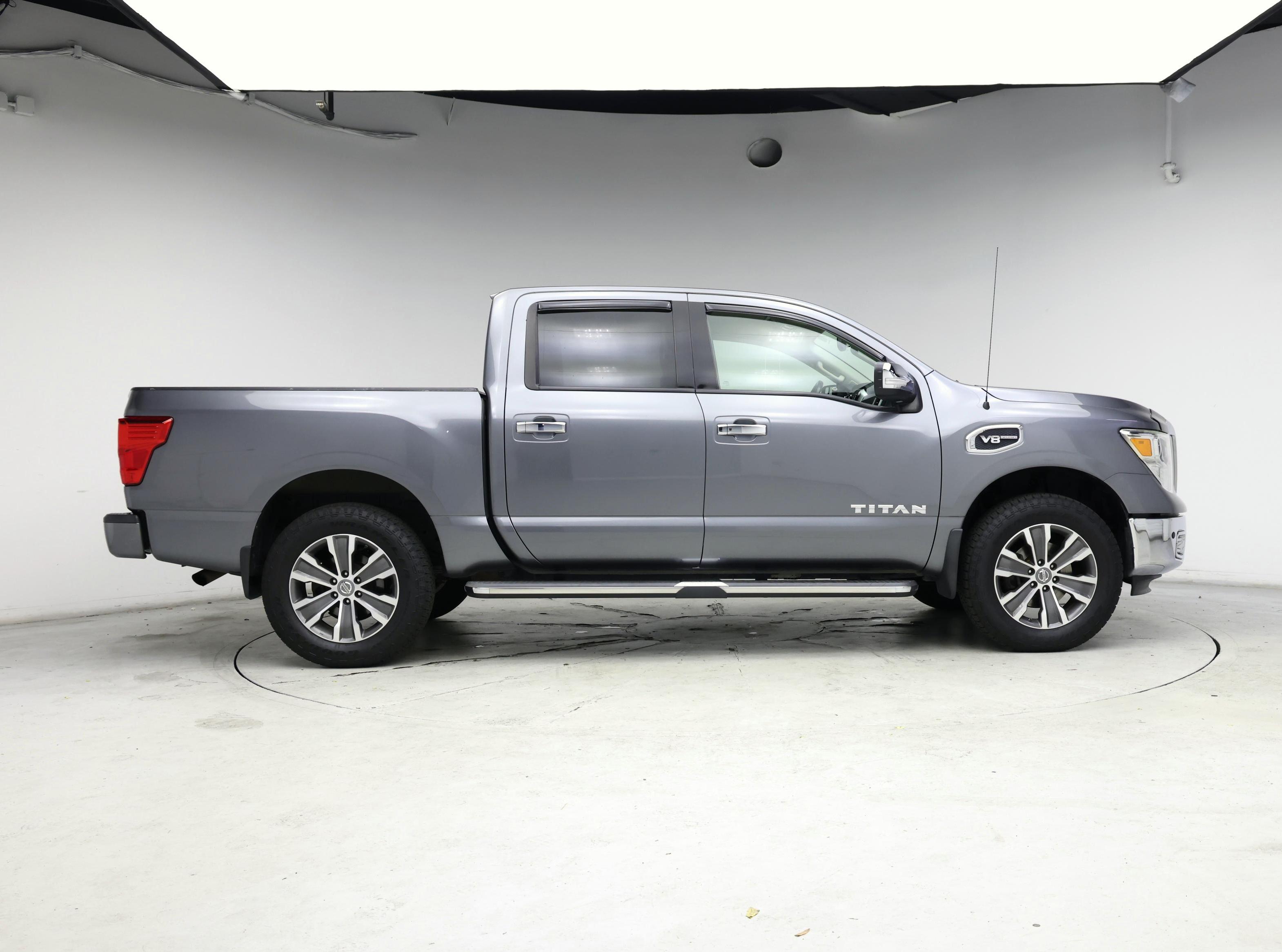 Thumbnail: 2017 Nissan Titan - 7