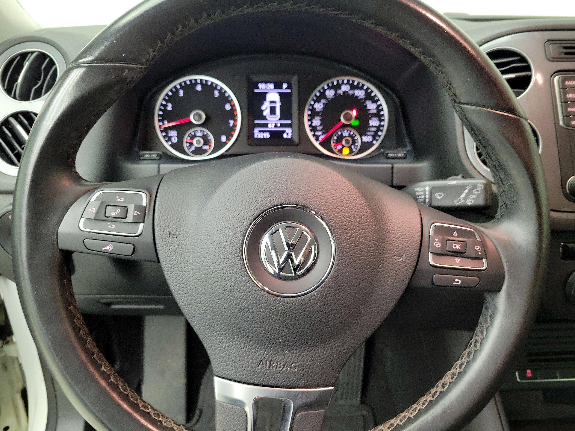 Thumbnail: 2018 Volkswagen Tiguan - 10