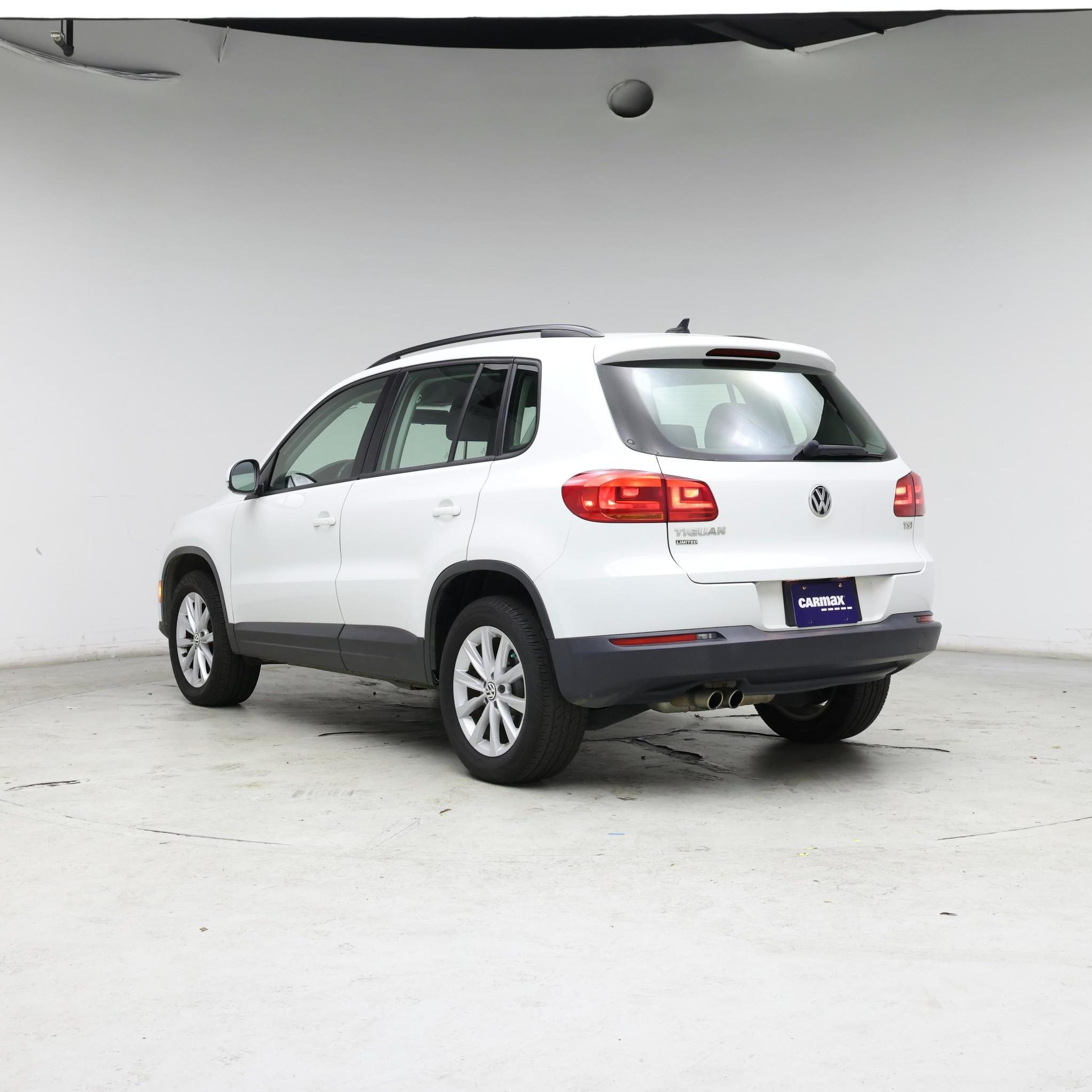 Thumbnail: 2018 Volkswagen Tiguan - 2