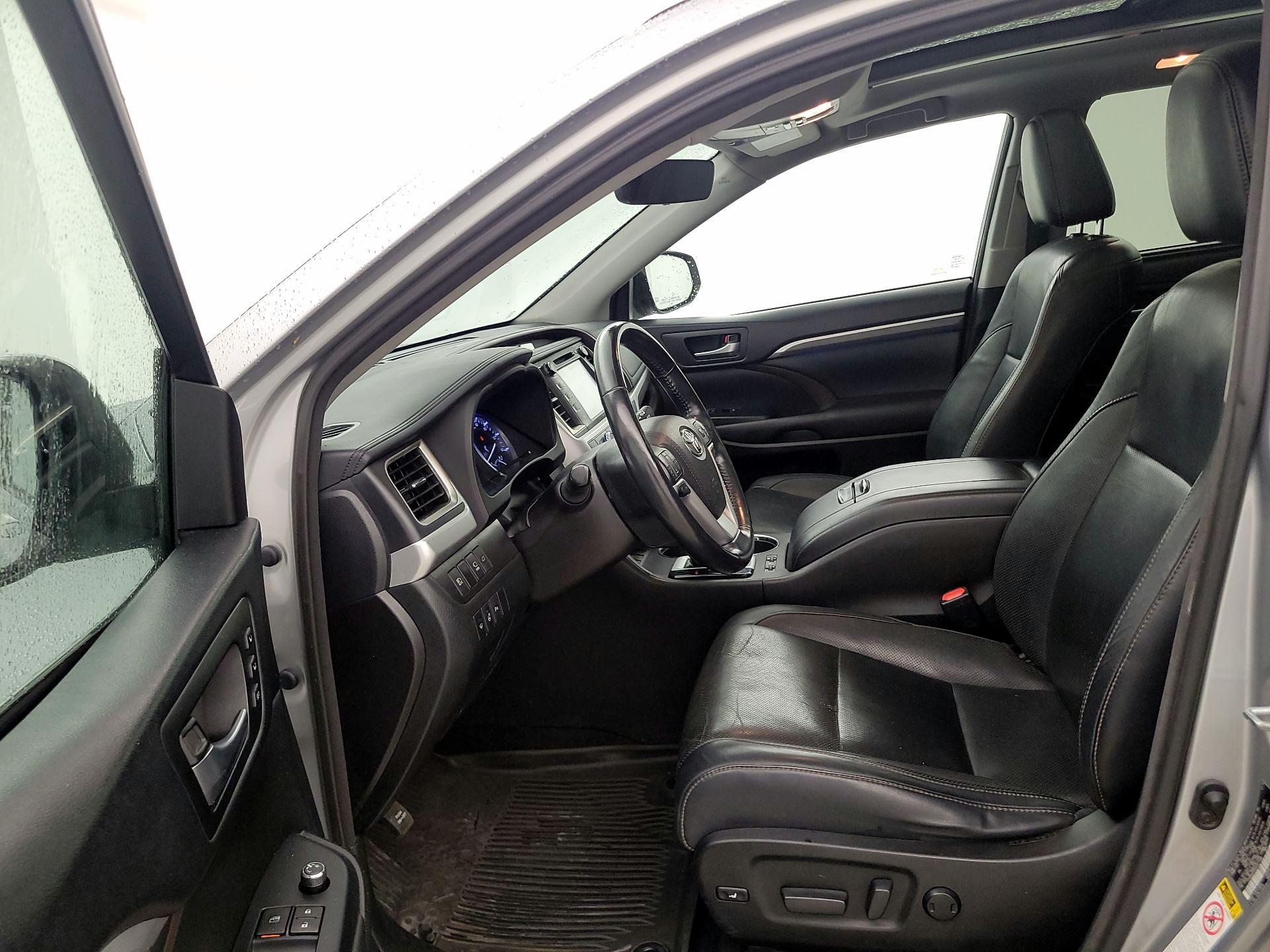 Thumbnail: 2017 Toyota Highlander - 11