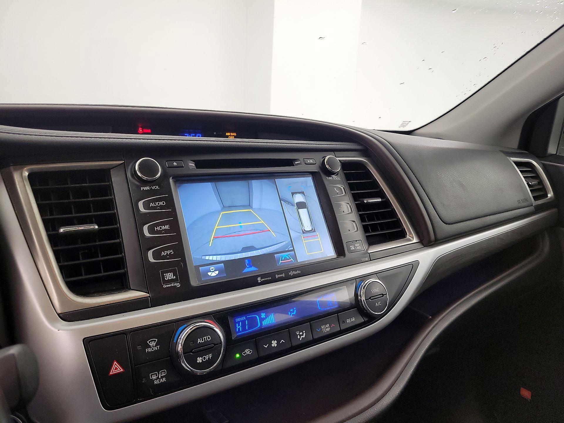 Thumbnail: 2017 Toyota Highlander - 15