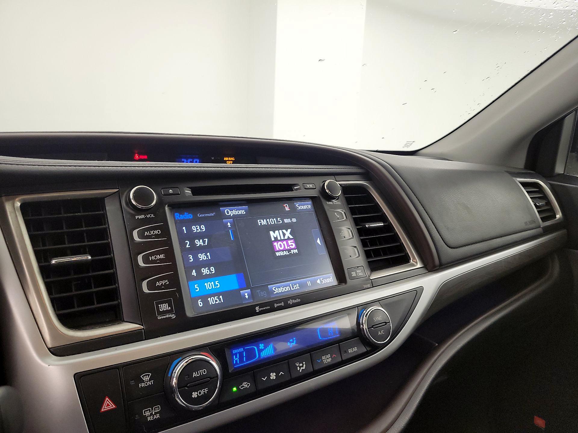 Thumbnail: 2017 Toyota Highlander - 16