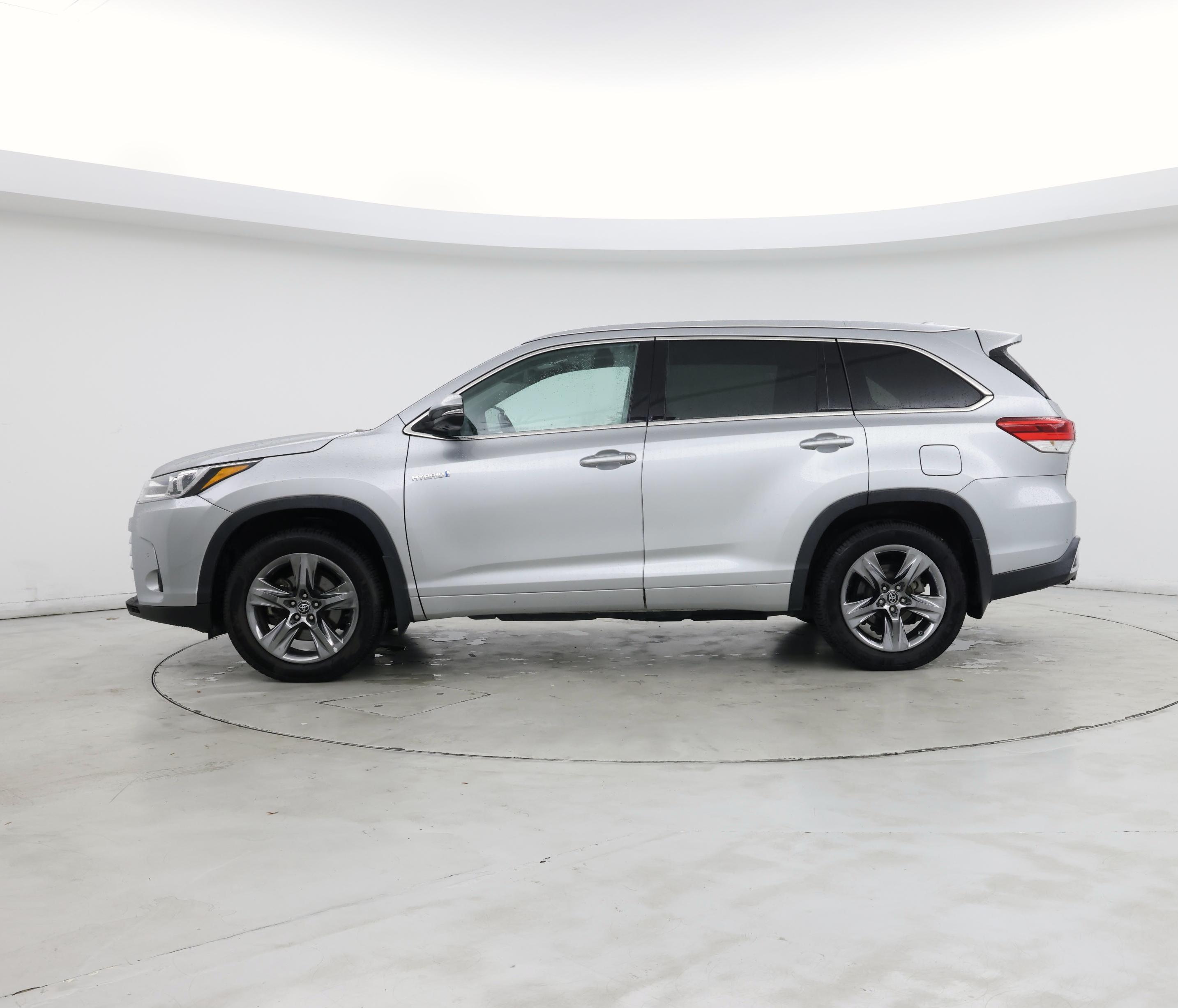 Thumbnail: 2017 Toyota Highlander - 3