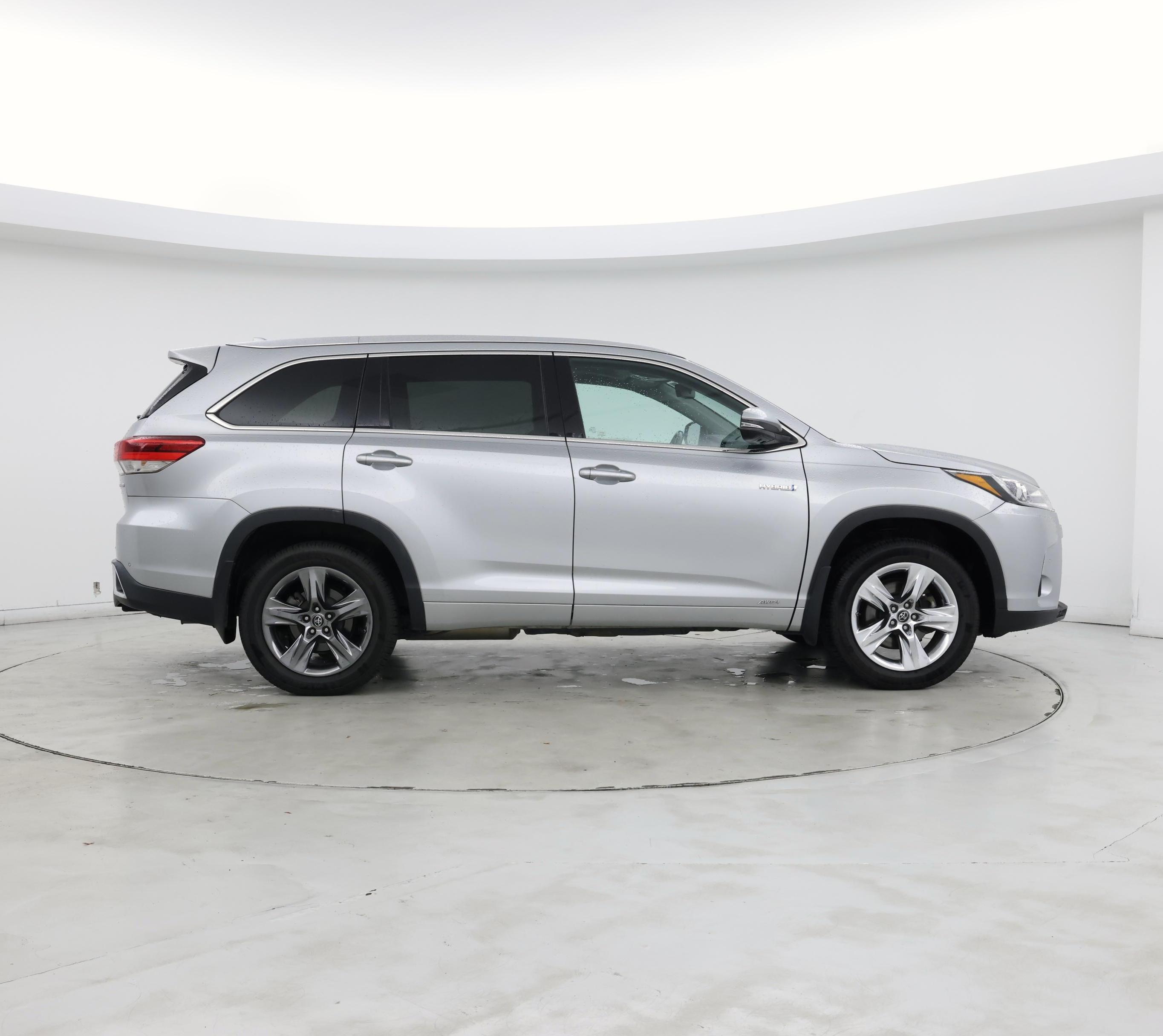 Thumbnail: 2017 Toyota Highlander - 7