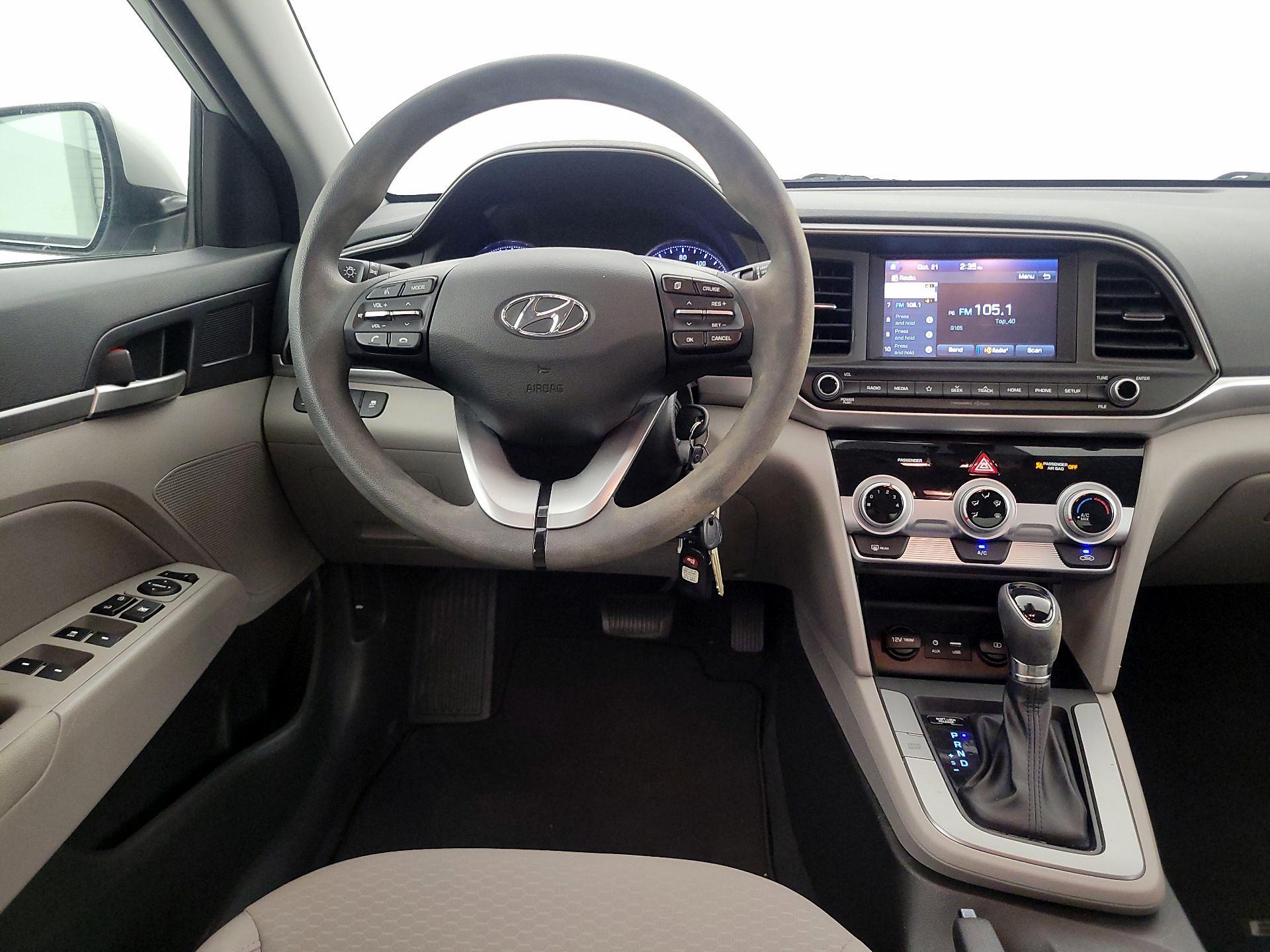 Thumbnail: 2019 Hyundai Elantra - 10