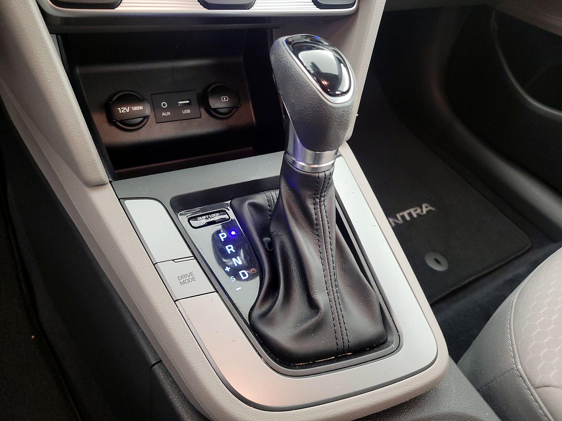 Thumbnail: 2019 Hyundai Elantra - 17
