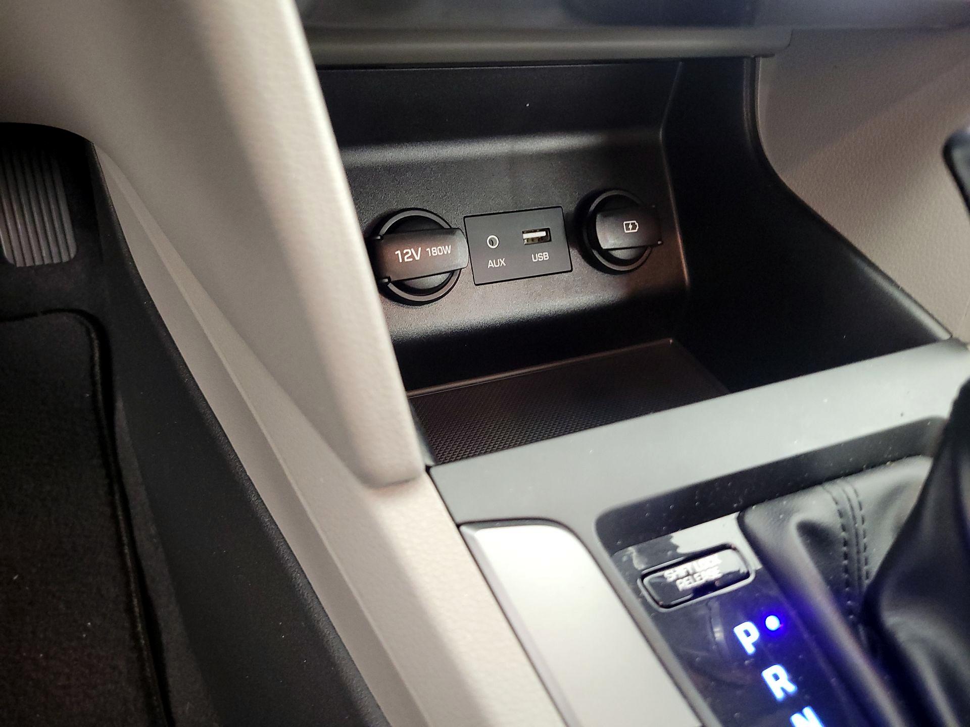 Thumbnail: 2019 Hyundai Elantra - 18
