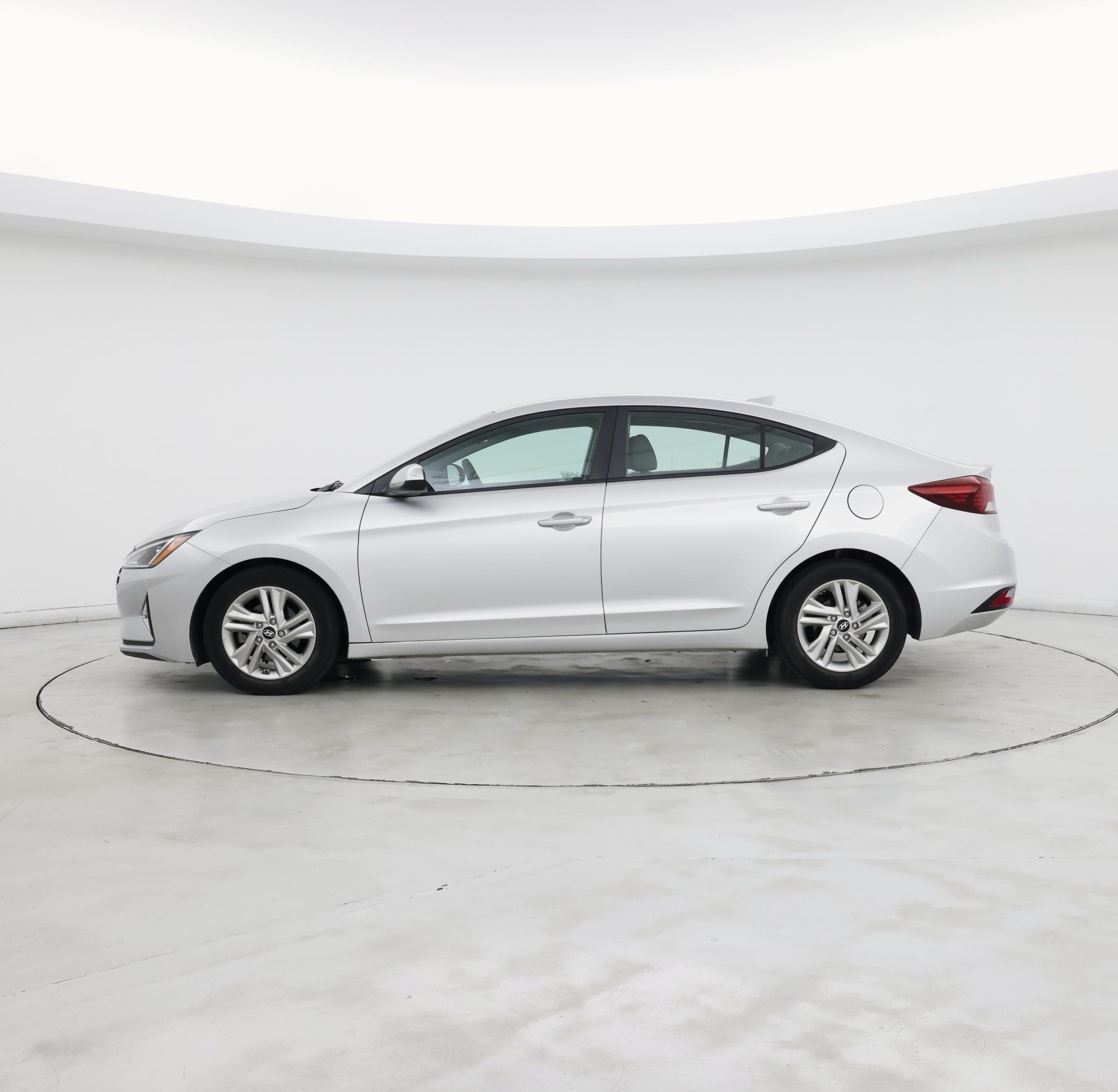 Thumbnail: 2019 Hyundai Elantra - 3