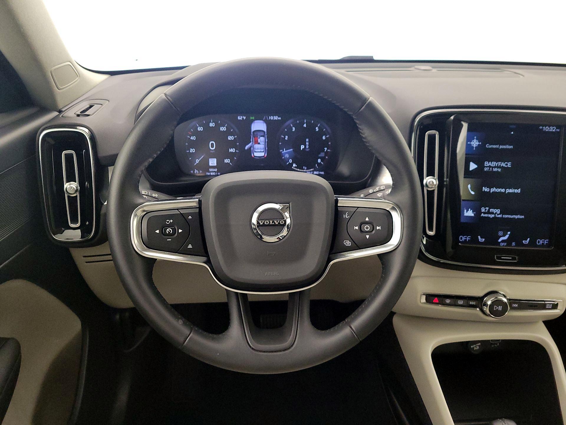 Thumbnail: 2021 Volvo XC40 - 10