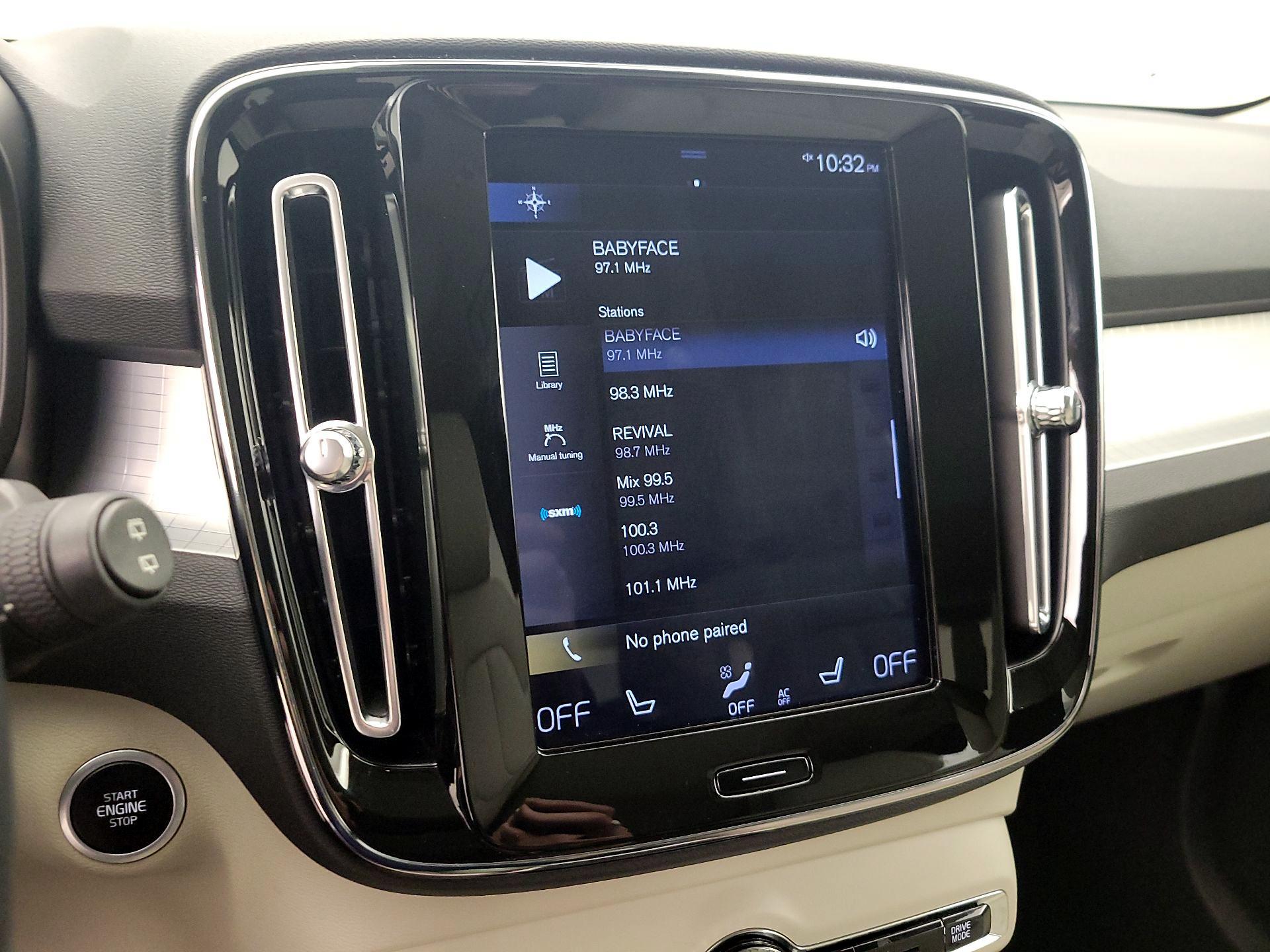 Thumbnail: 2021 Volvo XC40 - 15