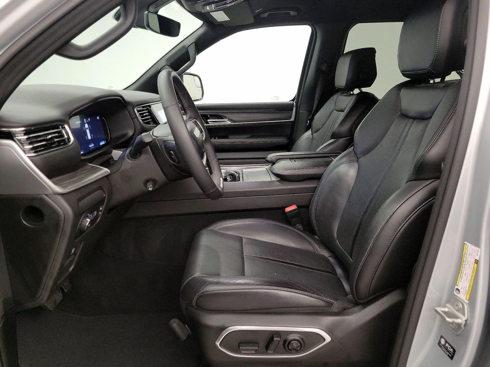2024 Jeep Wagoneer Series II - Photo 12