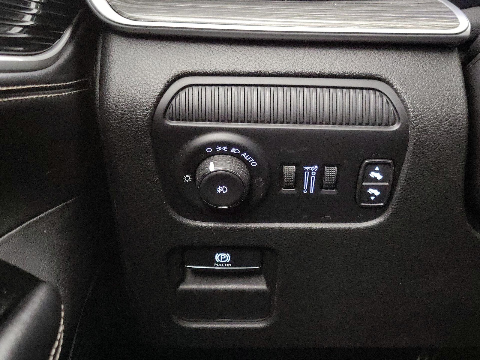 2024 Jeep Wagoneer Series II - Photo 14