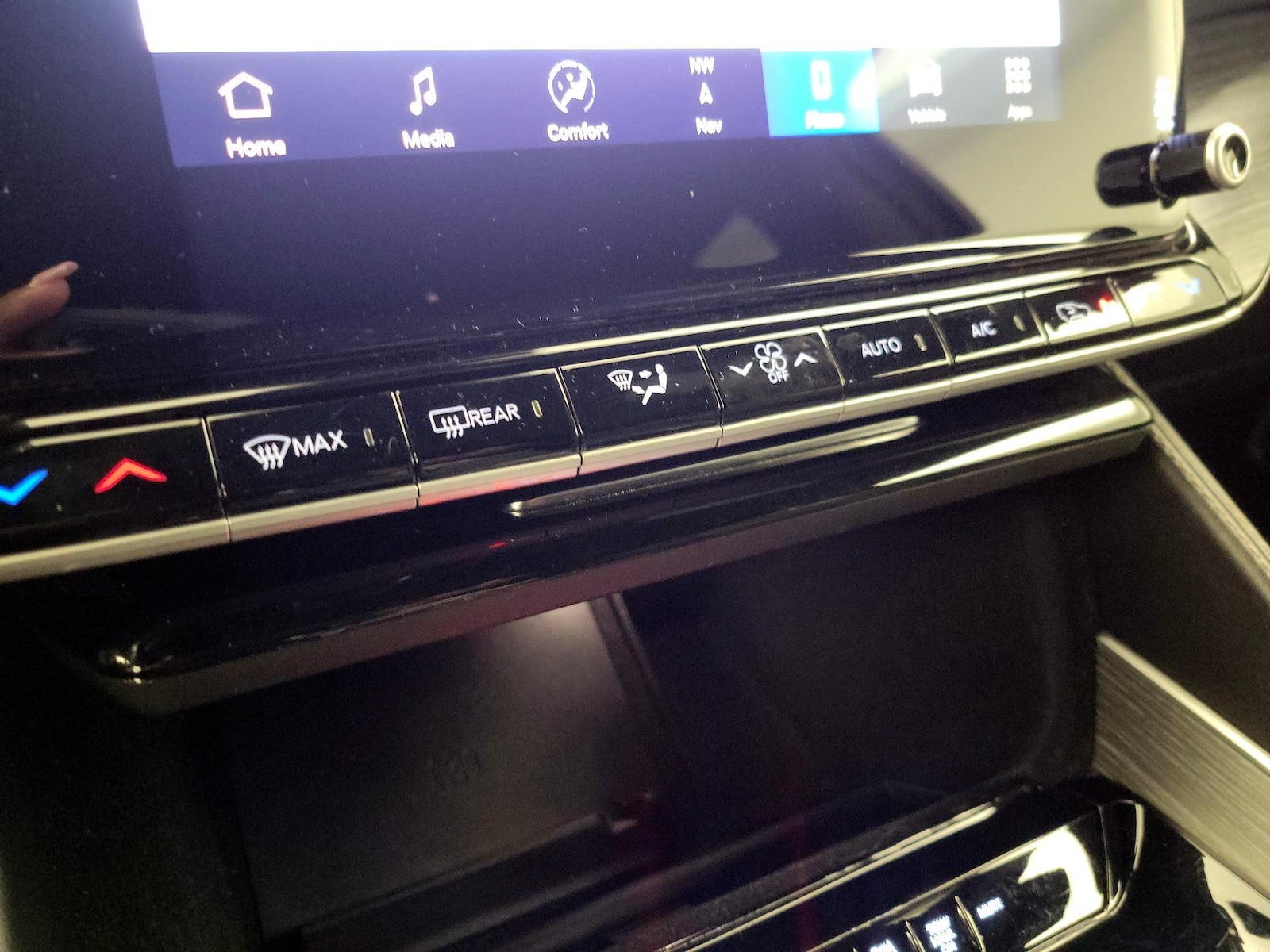2024 Jeep Wagoneer Series II - Photo 18