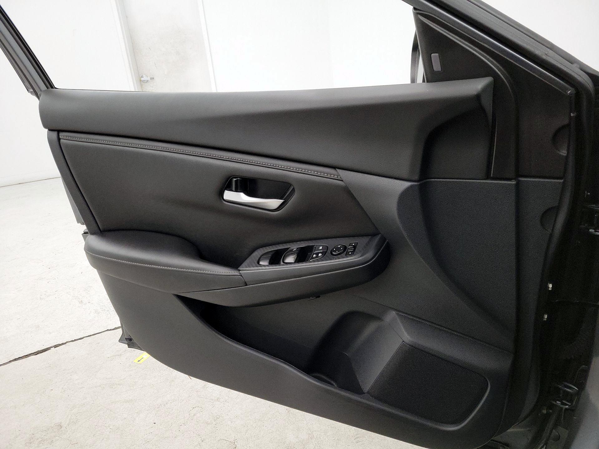 Thumbnail: 2022 Nissan Sentra - 12