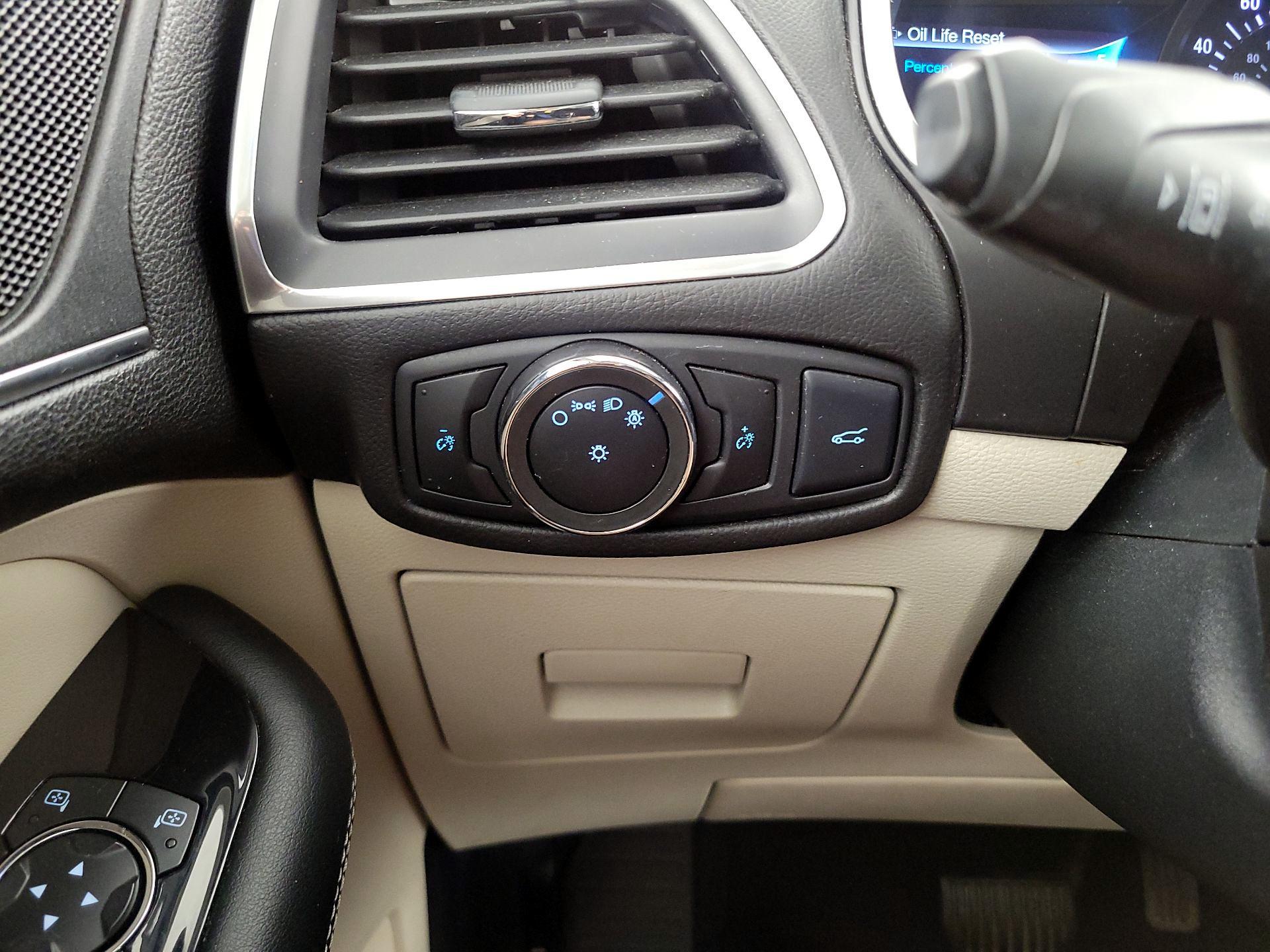 Thumbnail: 2016 Ford Edge - 13