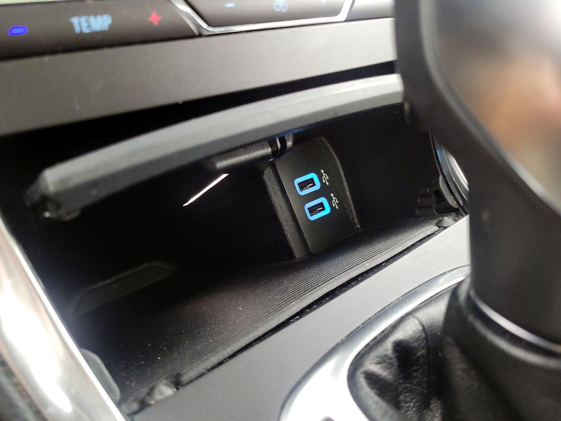 Thumbnail: 2016 Ford Edge - 19