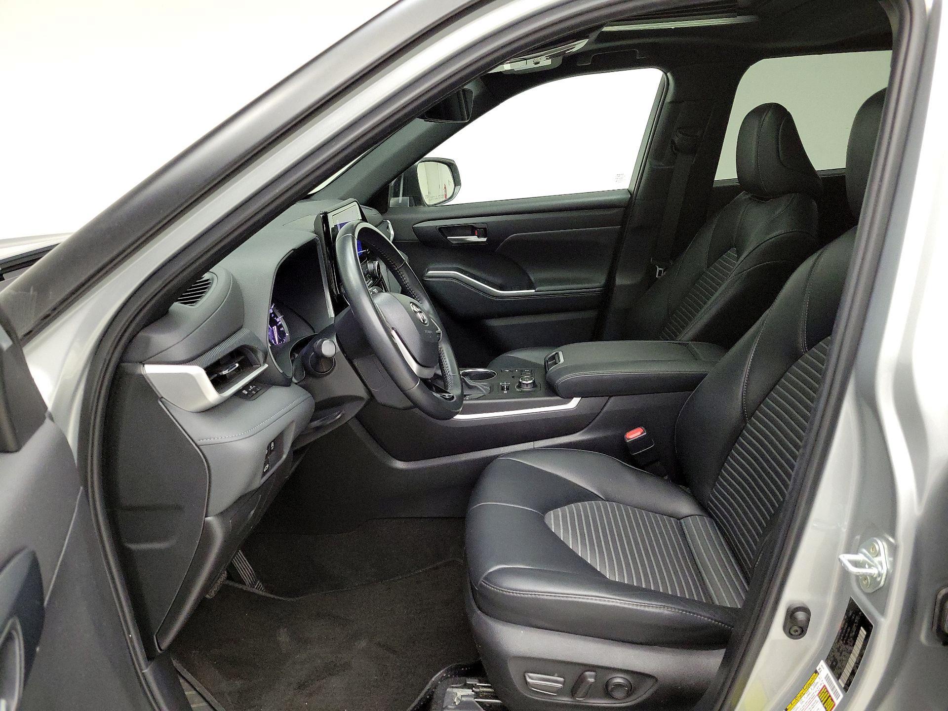 Thumbnail: 2024 Toyota Highlander - 11