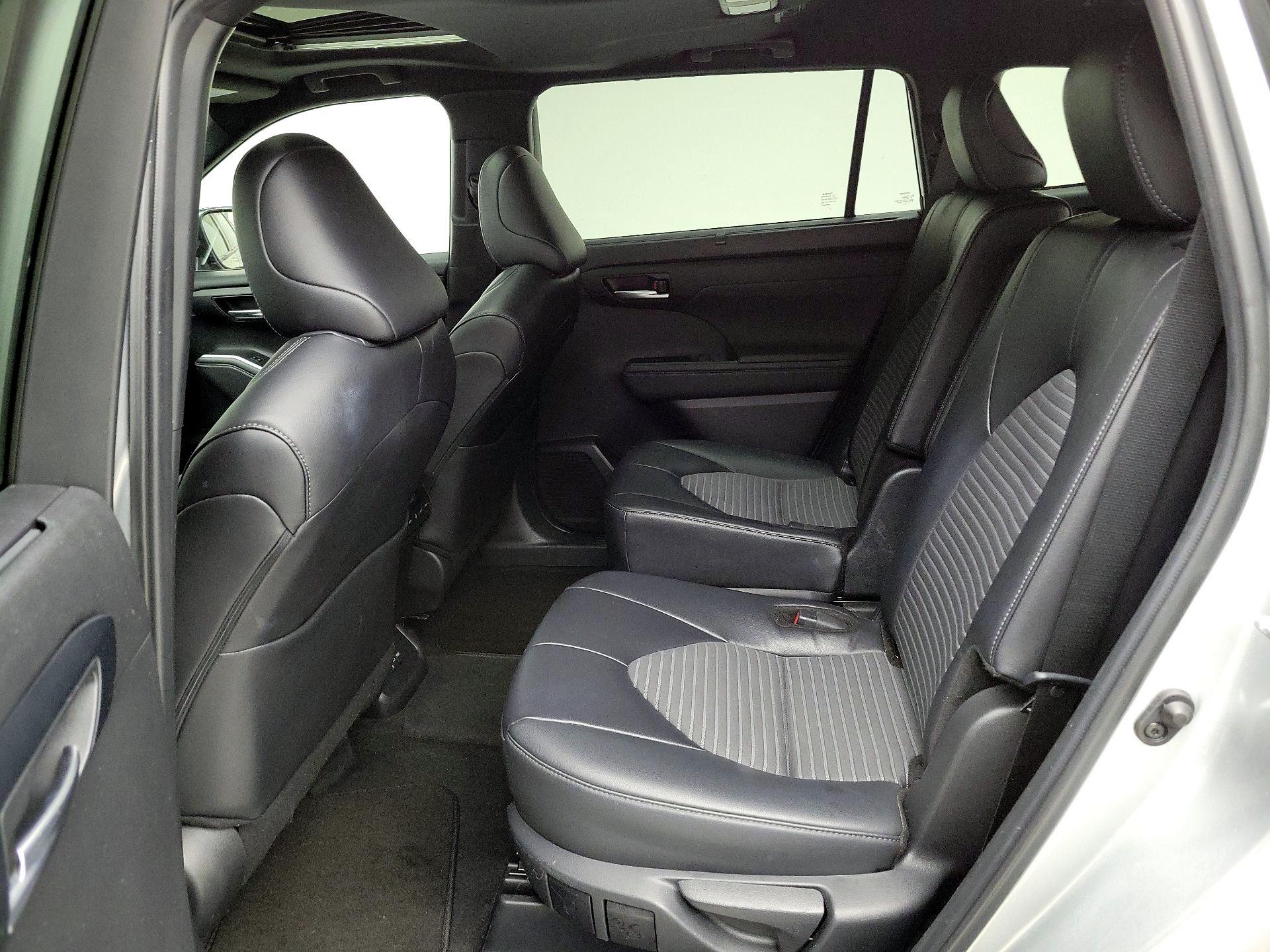 Thumbnail: 2024 Toyota Highlander - 20