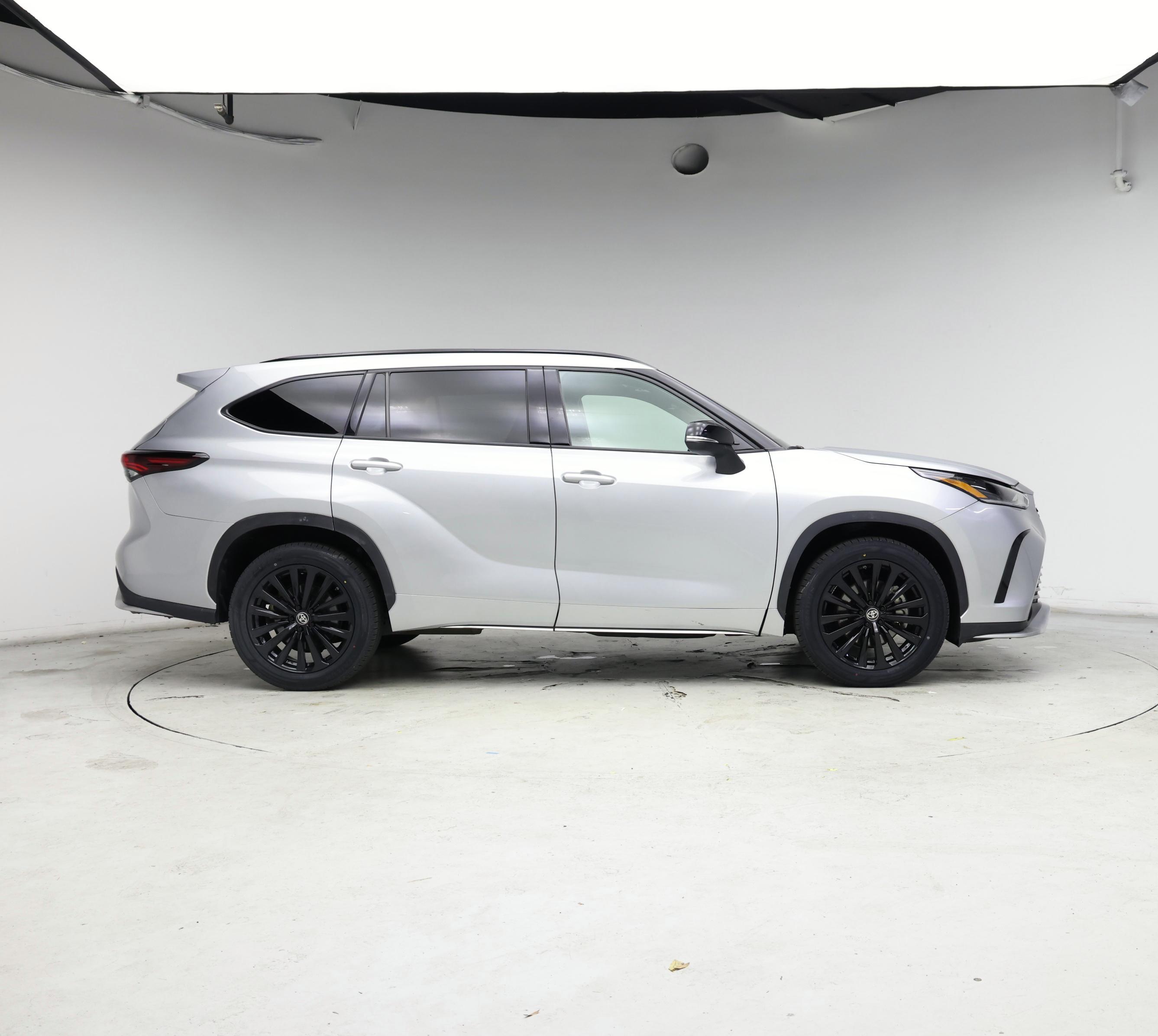 Thumbnail: 2024 Toyota Highlander - 7