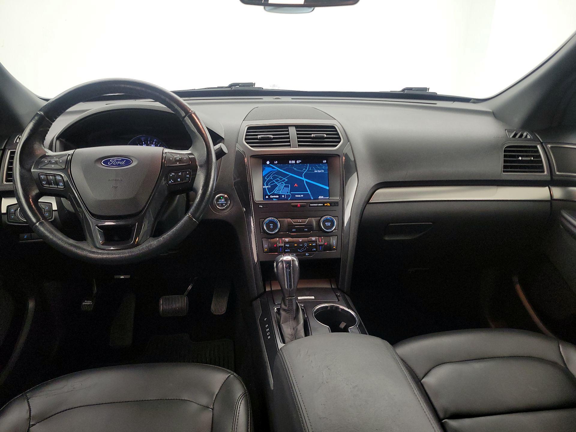 Thumbnail: 2019 Ford Explorer - 9