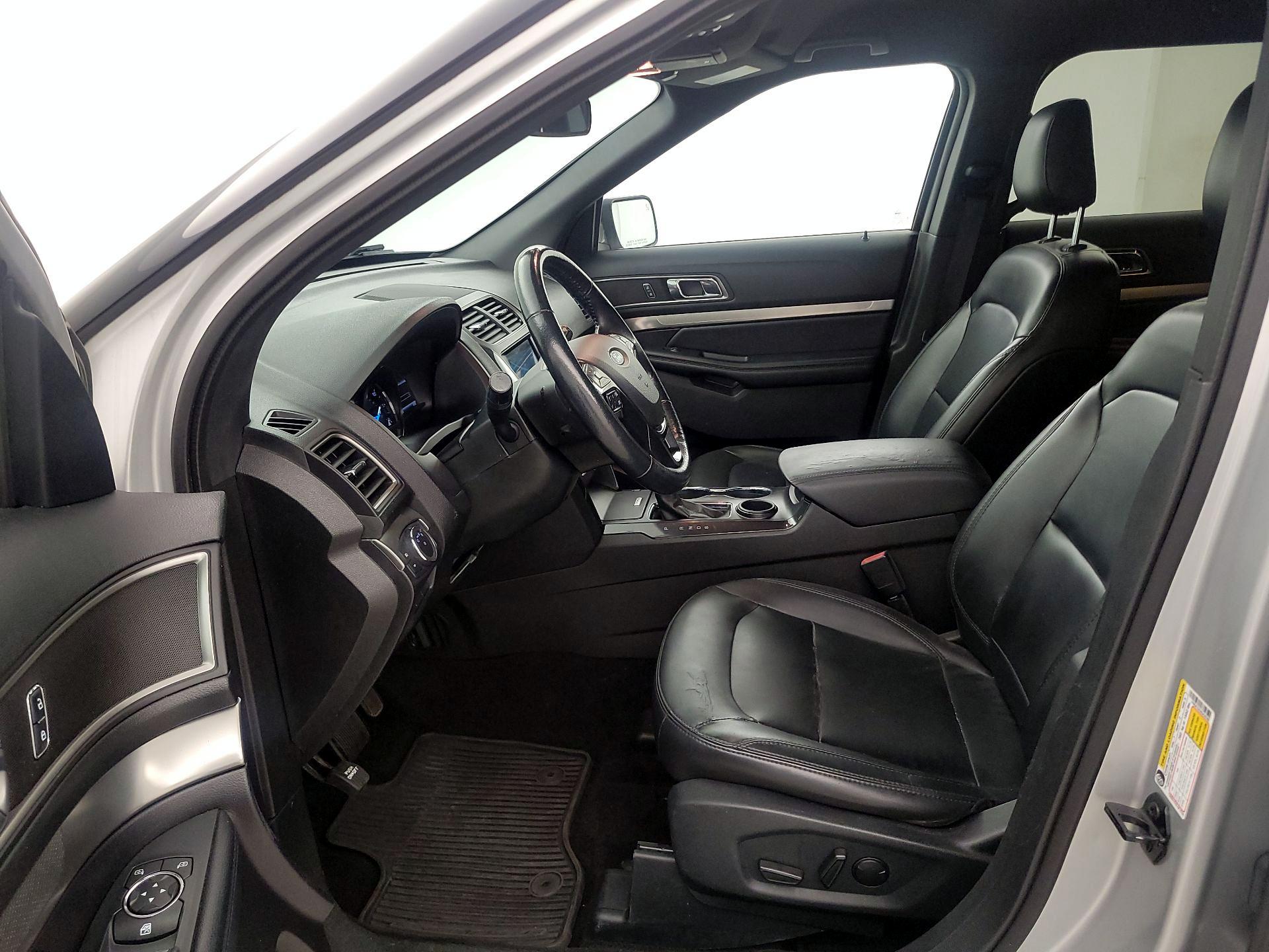 Thumbnail: 2019 Ford Explorer - 11