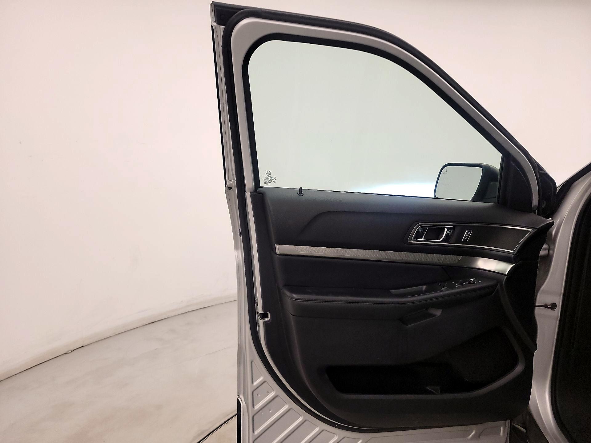 Thumbnail: 2019 Ford Explorer - 12