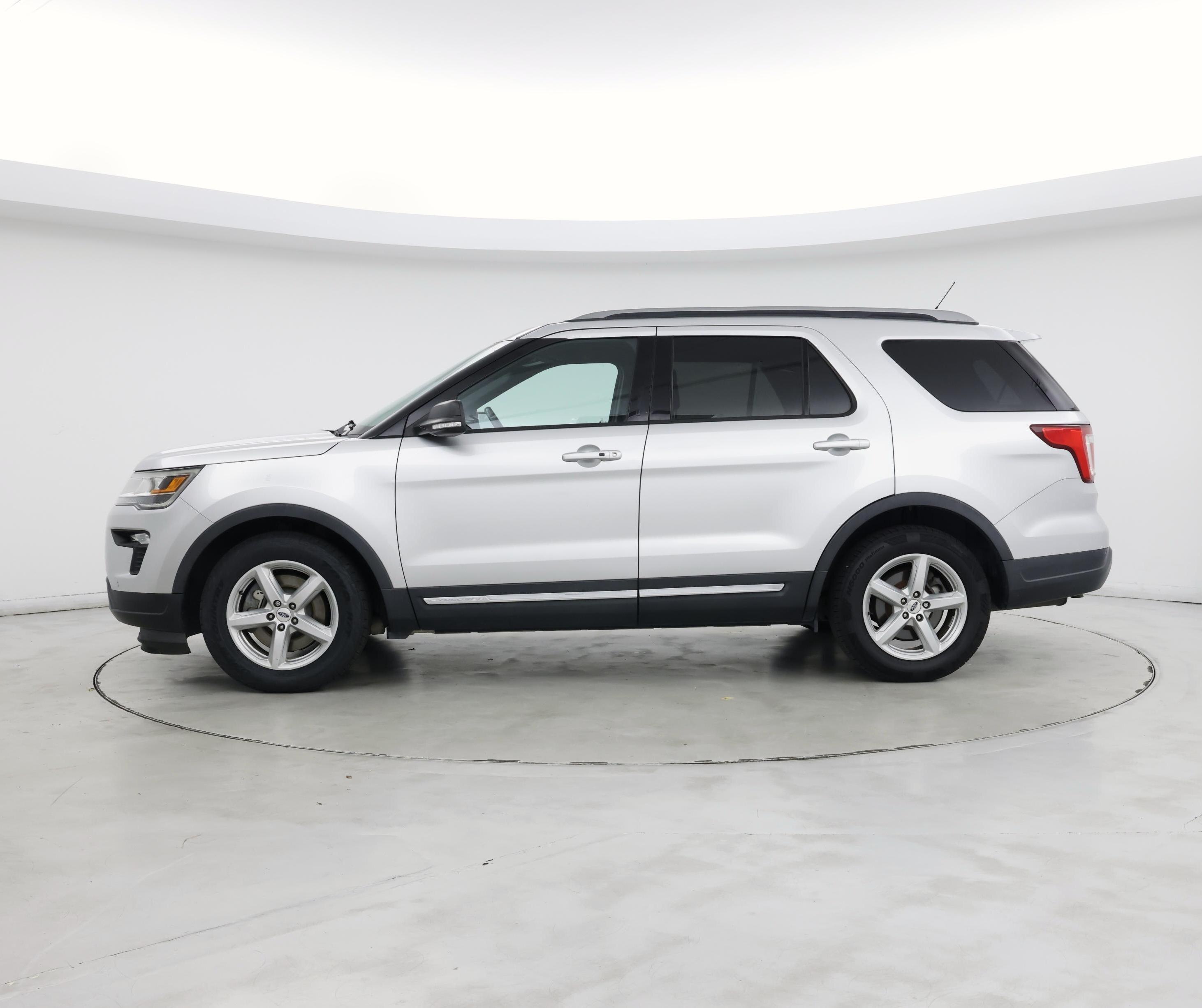 Thumbnail: 2019 Ford Explorer - 3