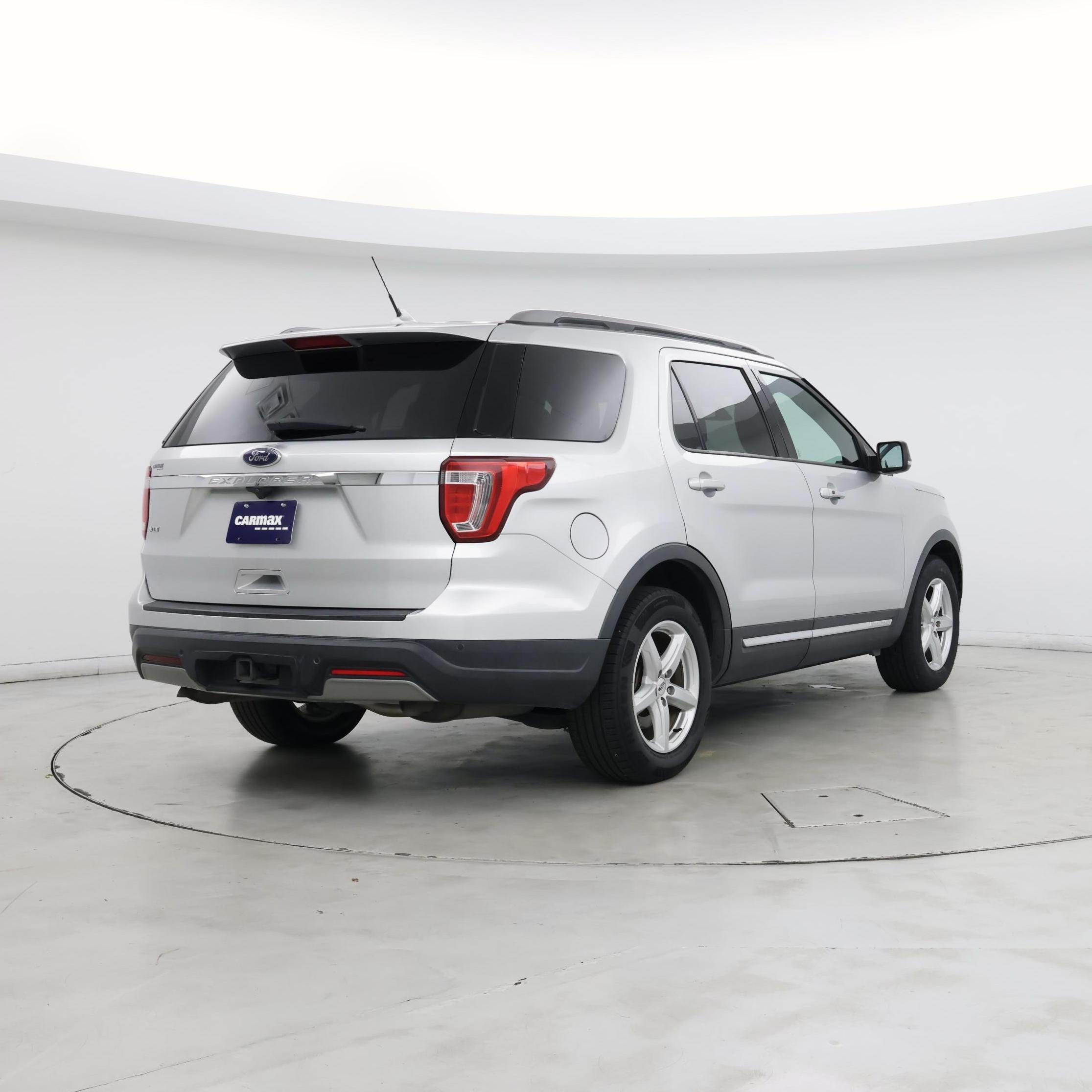 Thumbnail: 2019 Ford Explorer - 8
