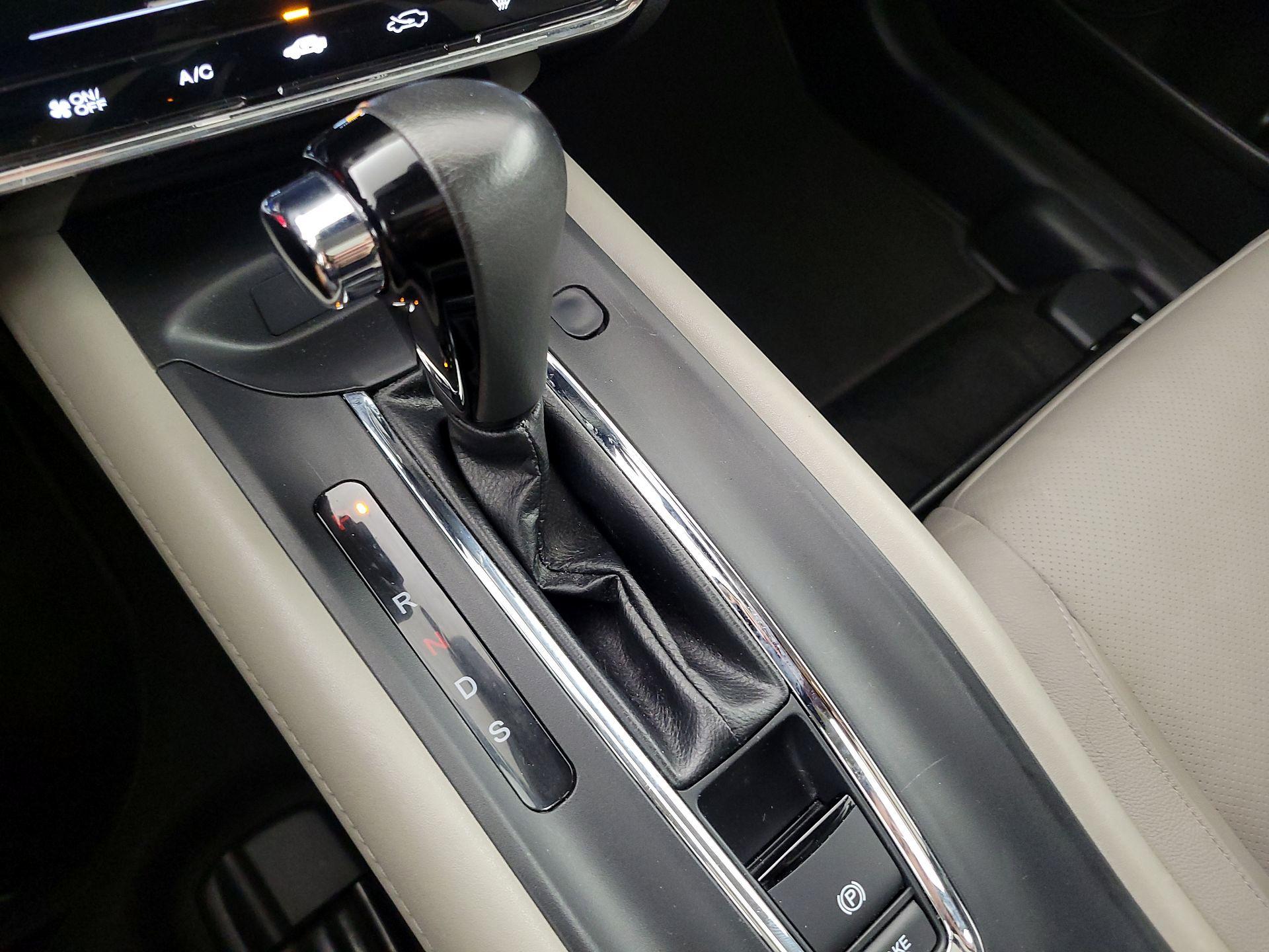 Thumbnail: 2019 Honda HR-V - 17