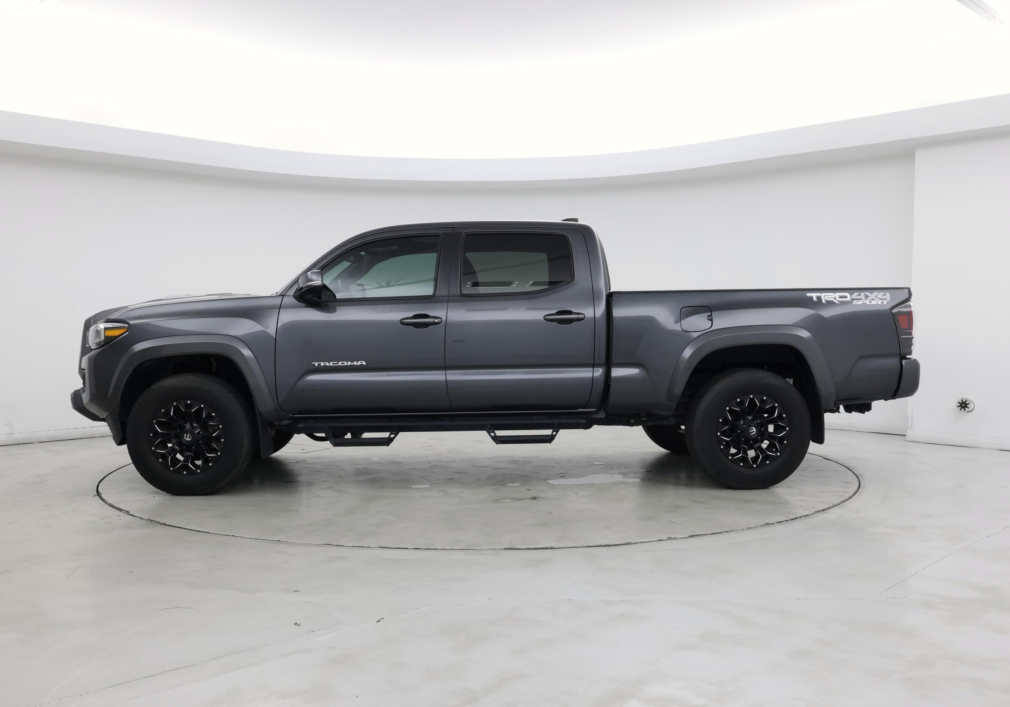 Thumbnail: 2022 Toyota Tacoma - 3