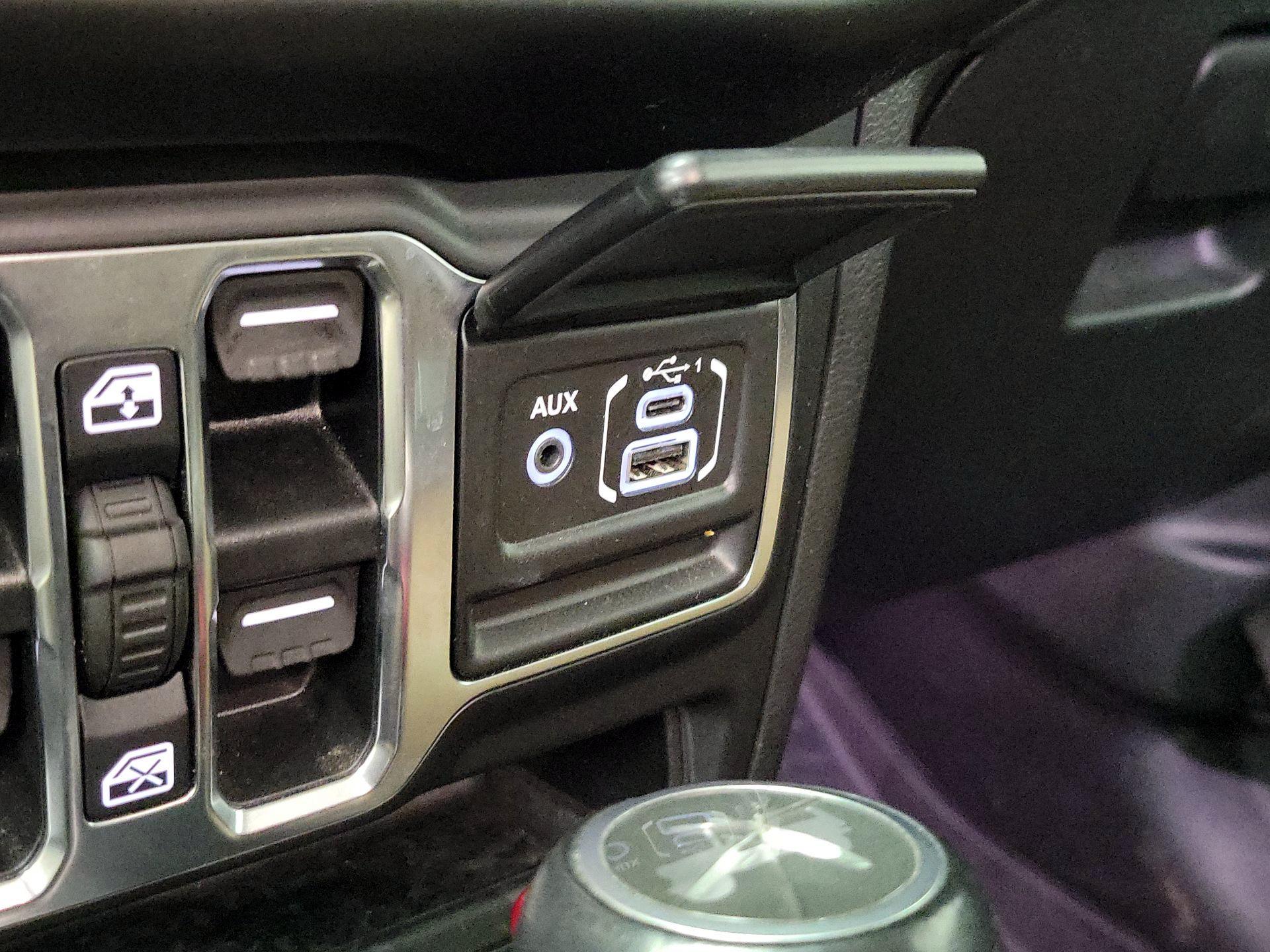 Thumbnail: 2020 Jeep Wrangler - 18