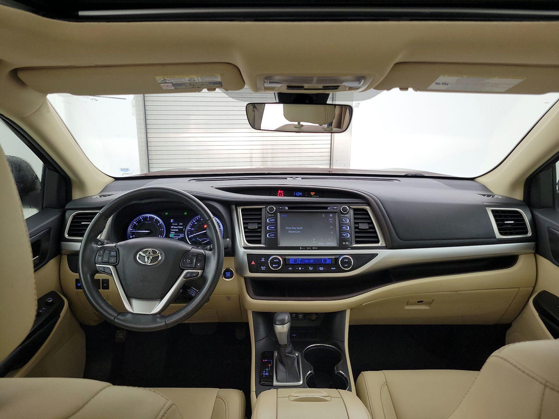 Thumbnail: 2019 Toyota Highlander - 9