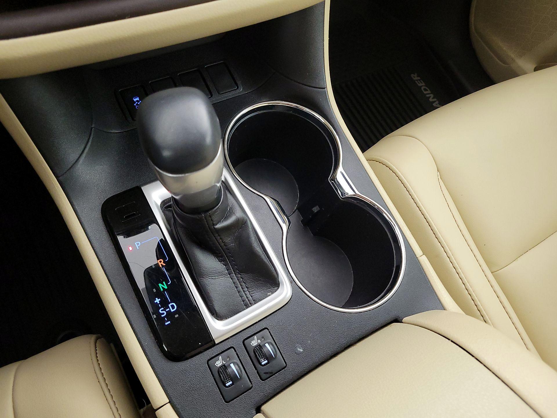 Thumbnail: 2019 Toyota Highlander - 17