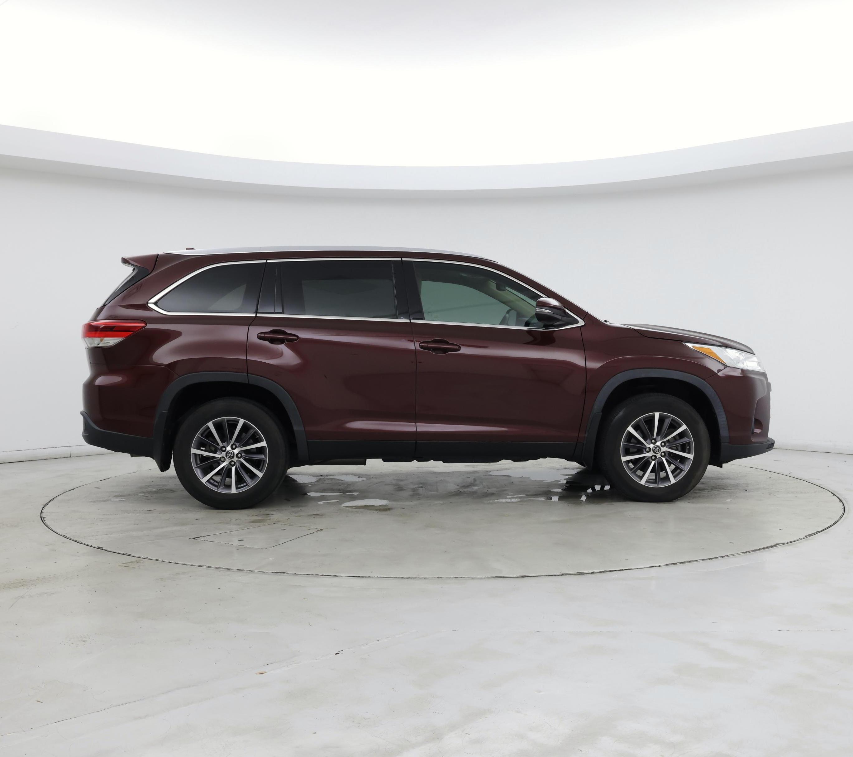 Thumbnail: 2019 Toyota Highlander - 7