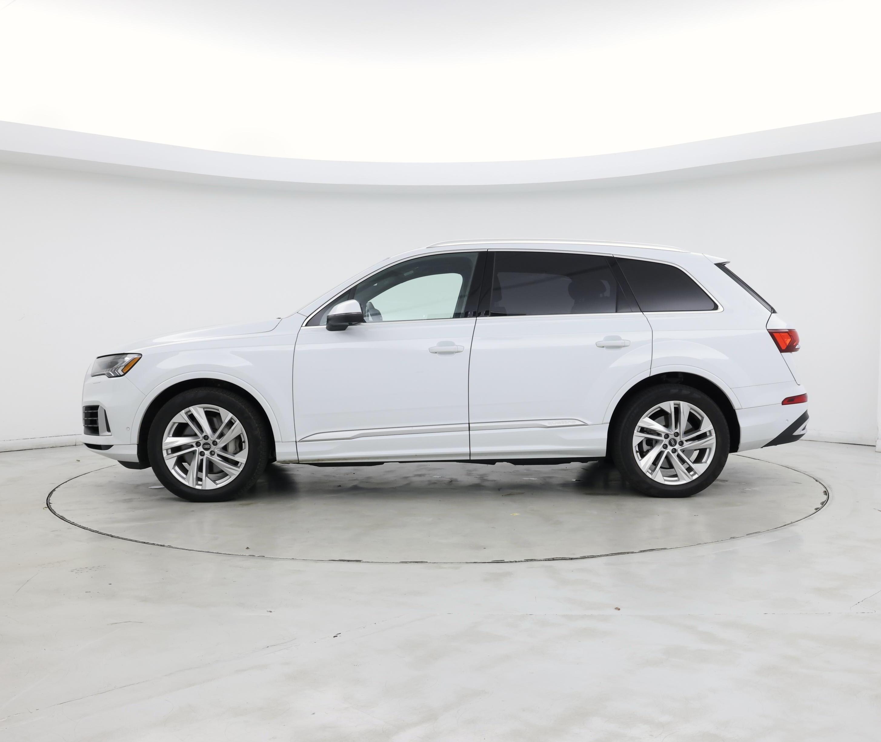 Thumbnail: 2021 Audi Q7 - 3